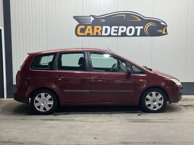 Ford C-Max view 4
