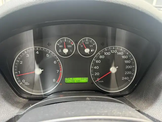 Ford C-Max view 12