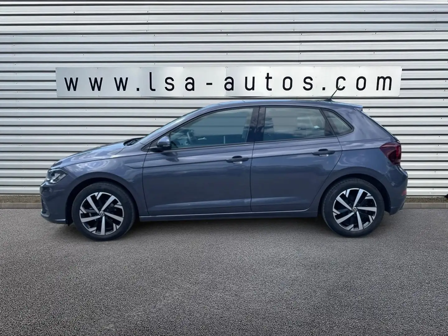 Volkswagen Polo 1.0 TSI 95 VI Life Plus Gris - 2