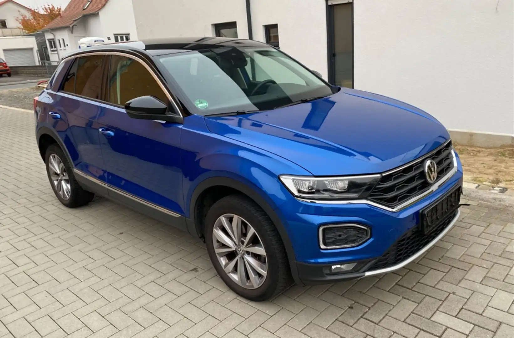 Volkswagen T-Roc 1.0 TSI Style Navi PDC SHZ LED Blau - 1