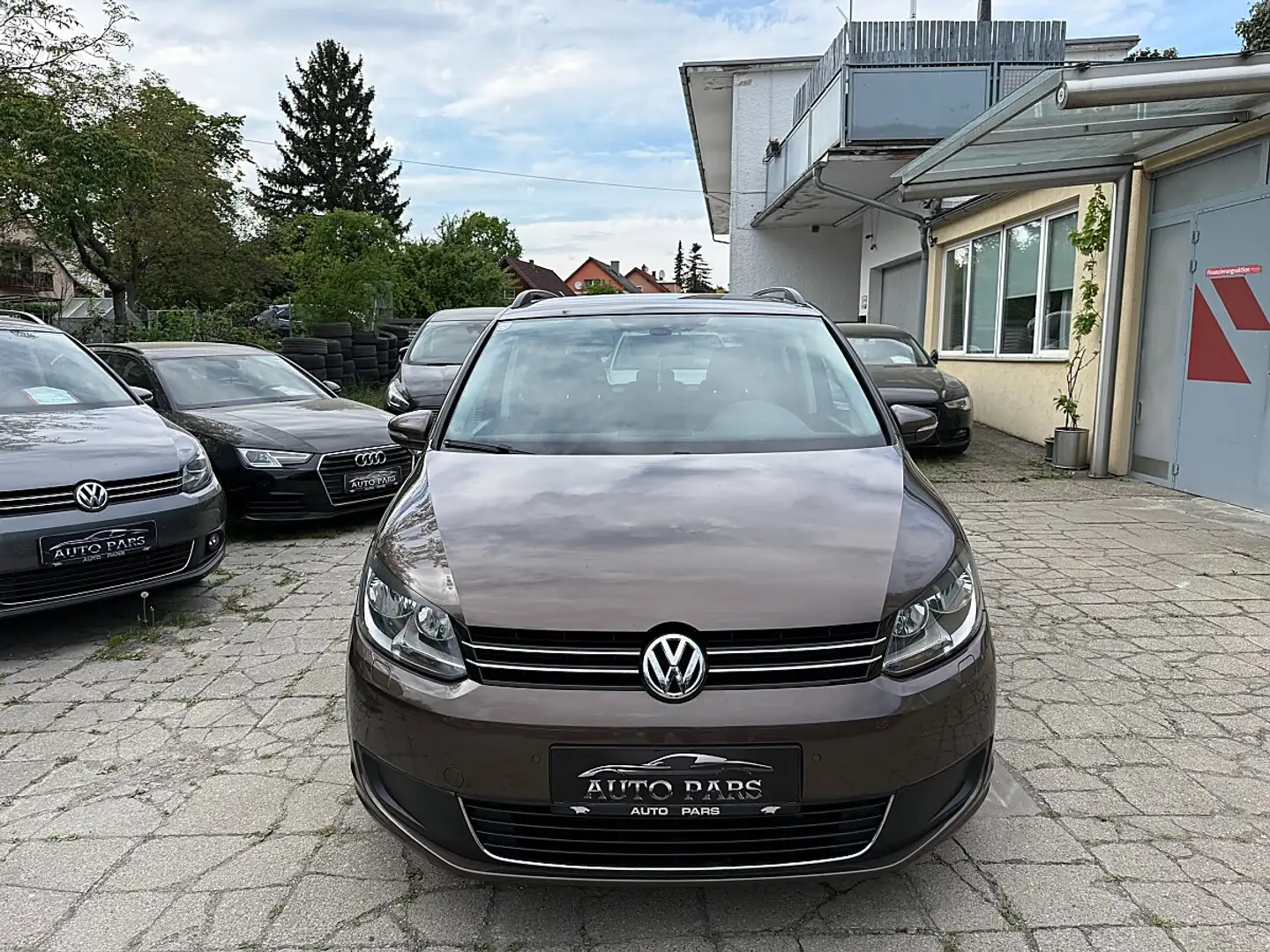 Volkswagen Touran Comfortline 1,6 BMT TDI-ANHÄNGERKUPP.-PARKPILOT- Braun - 1