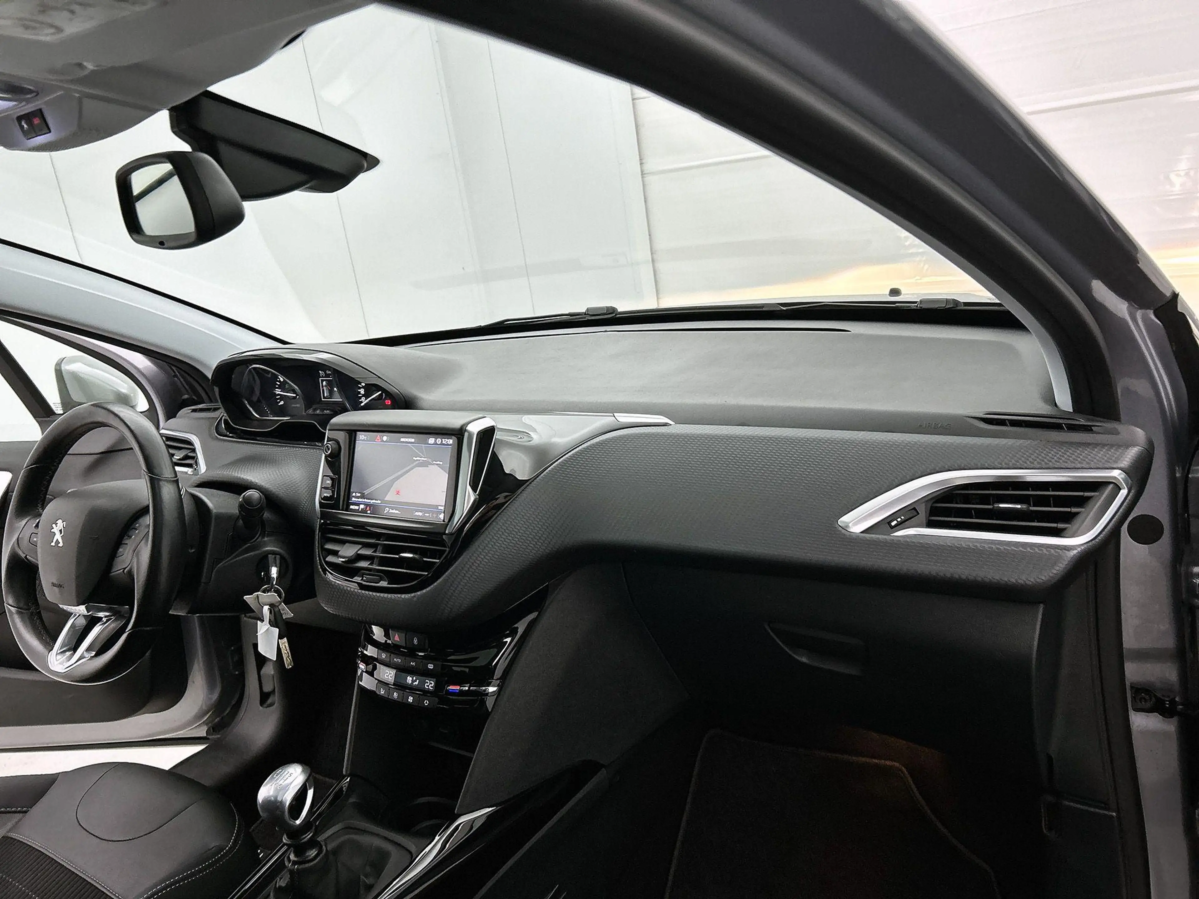 Peugeot 2008 1.2 130pk Blue Lease Allure | Trekhaak | Glazendak — photo 12