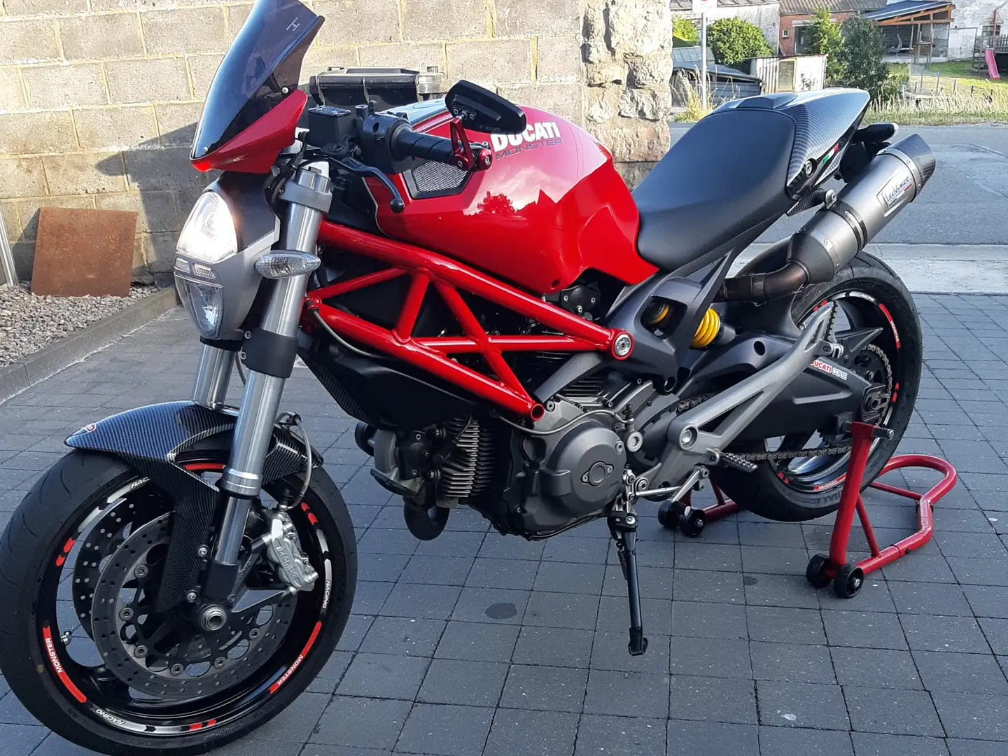 Ducati Monster 696 Rot - 1