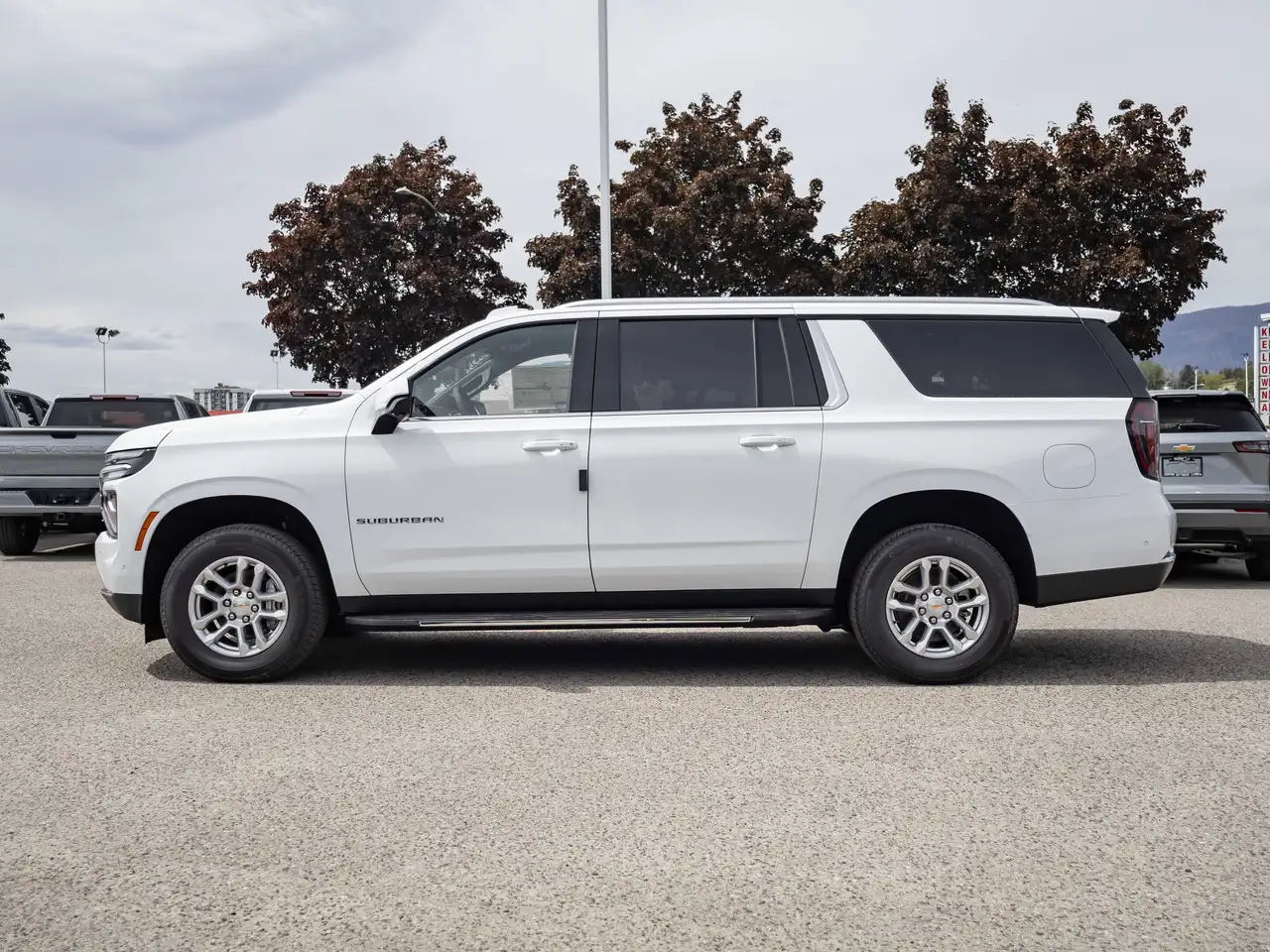 Chevrolet Suburban снимка Chevrolet Suburban