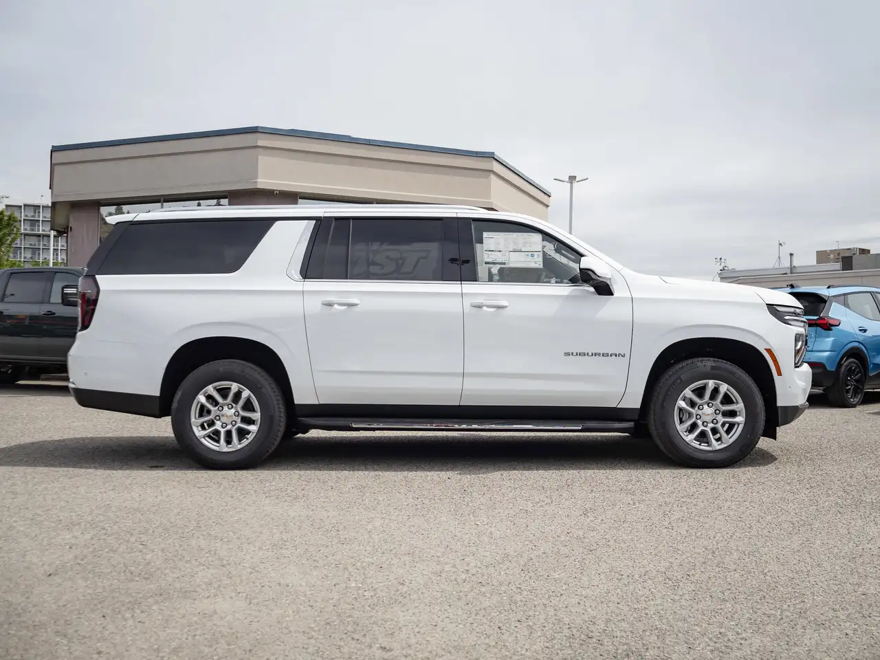 Chevrolet Suburban снимка Chevrolet Suburban