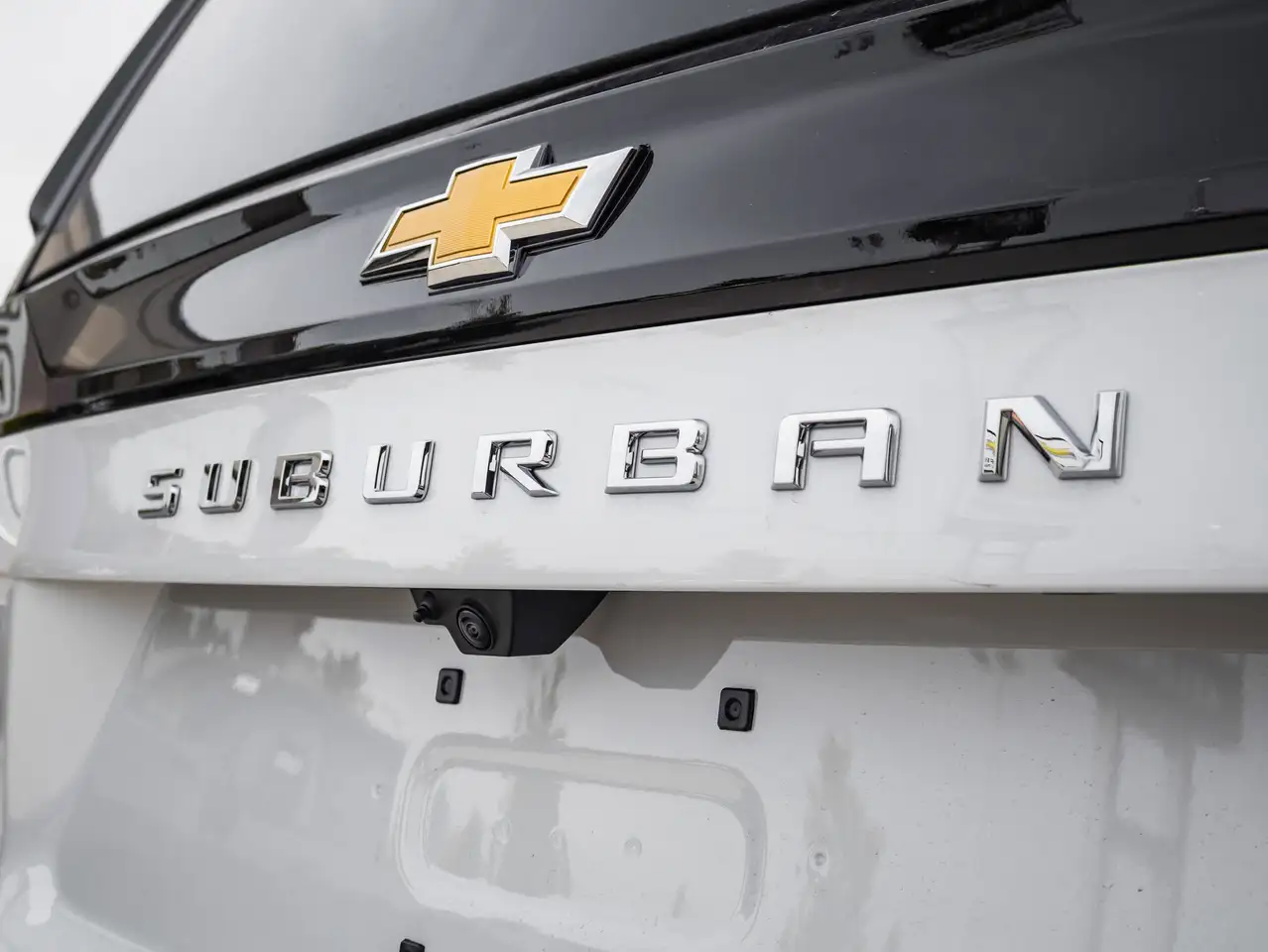 Chevrolet Suburban снимка Chevrolet Suburban