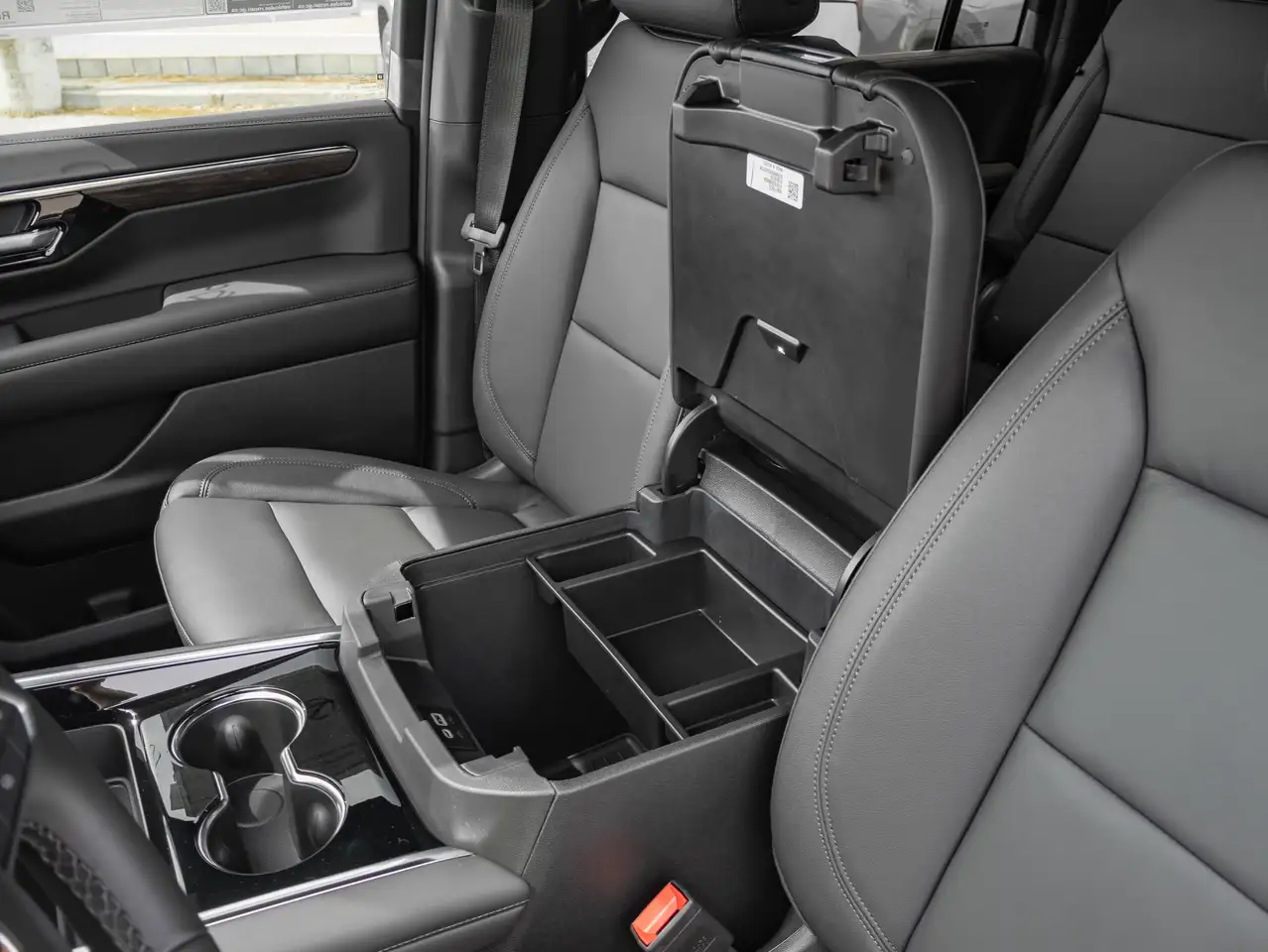 Chevrolet Suburban снимка Chevrolet Suburban