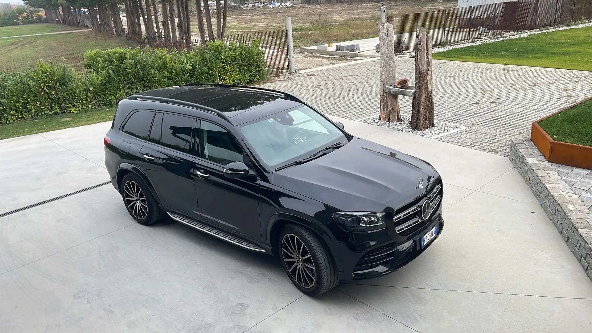 Mercedes-Benz GLS 350 d Premium Plus 4matic auto Černá - 1