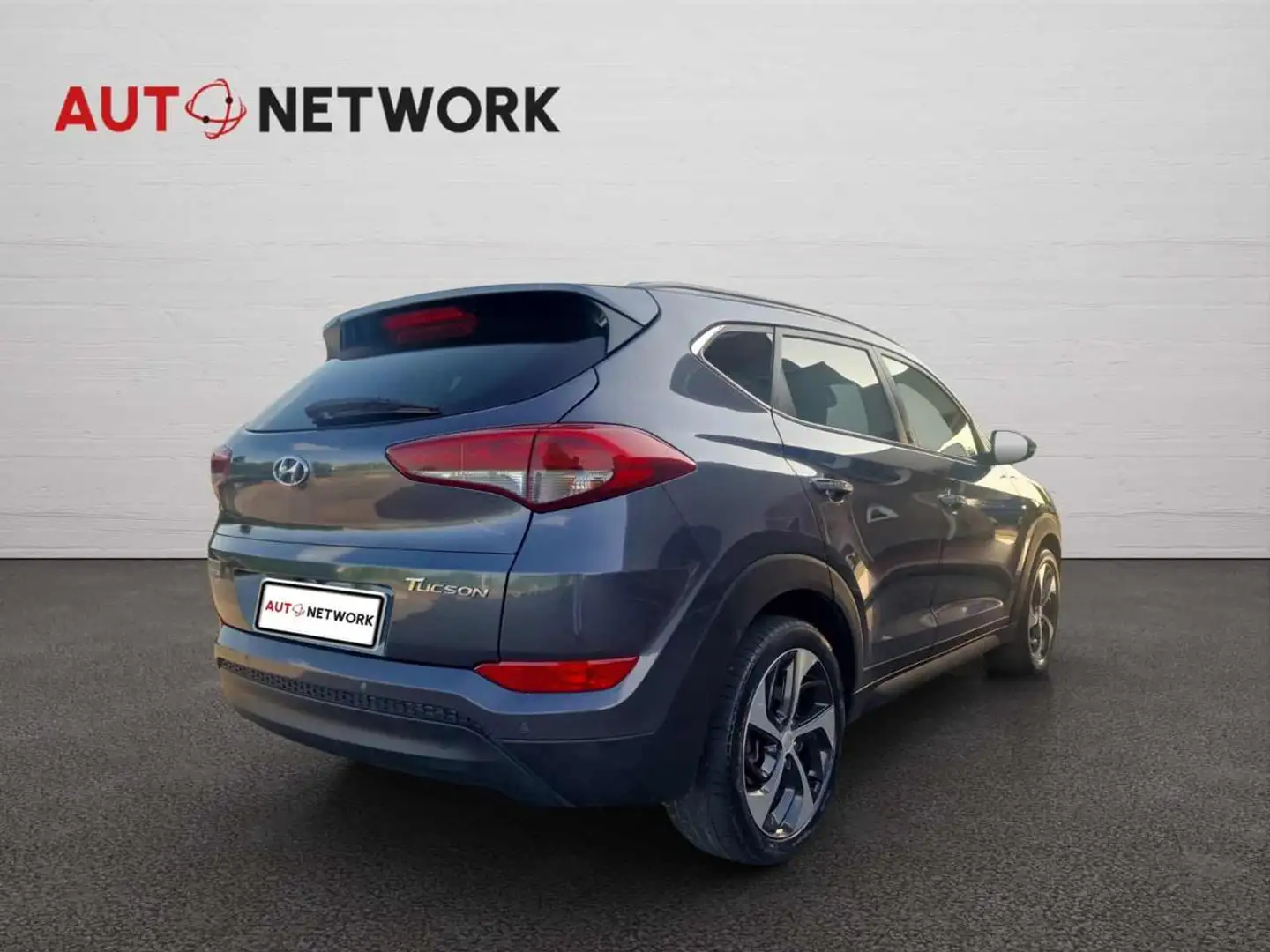 Hyundai TUCSON 1.7 CRDi DCT Sound Edition Grau - 2