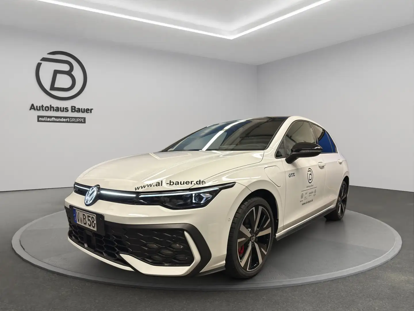 Volkswagen Golf VIII Lim. 1.5 TSI eHybrid GTE AHK 360° IQ Weiß - 2