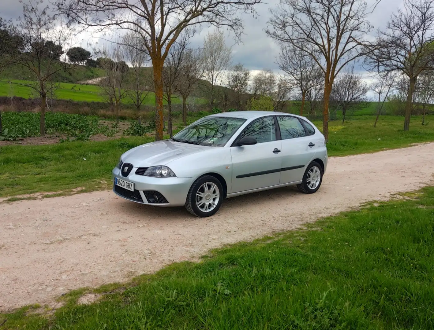 SEAT Ibiza 1.4 16v Hit 85 Zilver - 1