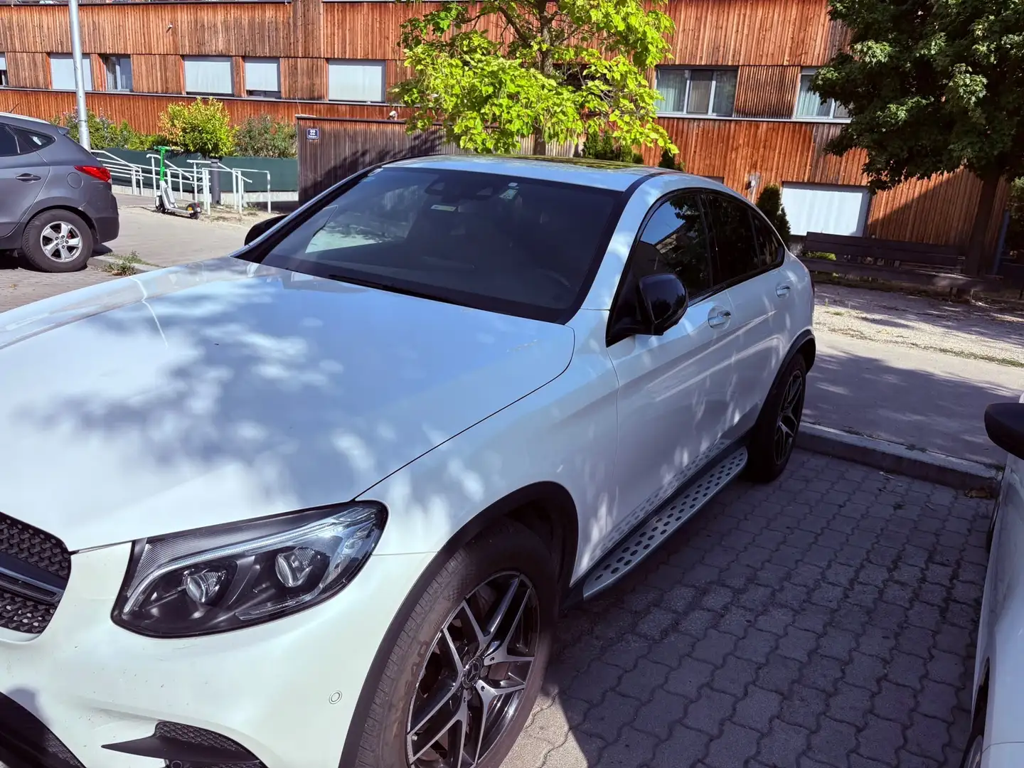 Mercedes-Benz GLC 250 d Coupé 4MATIC Aut. - 2