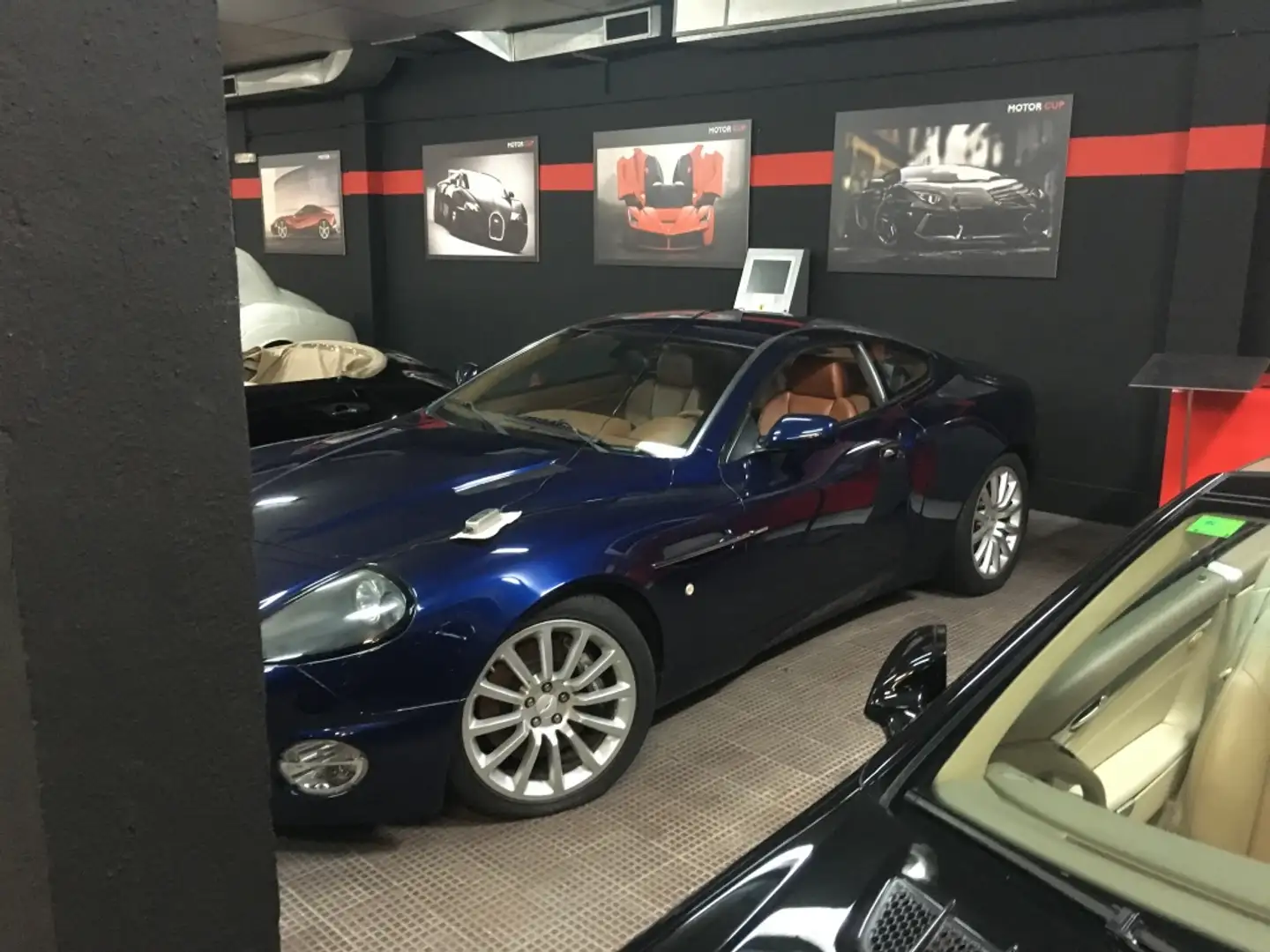 Aston Martin Vanquish Deportivo Automático de 2 Puertas Bleu - 1