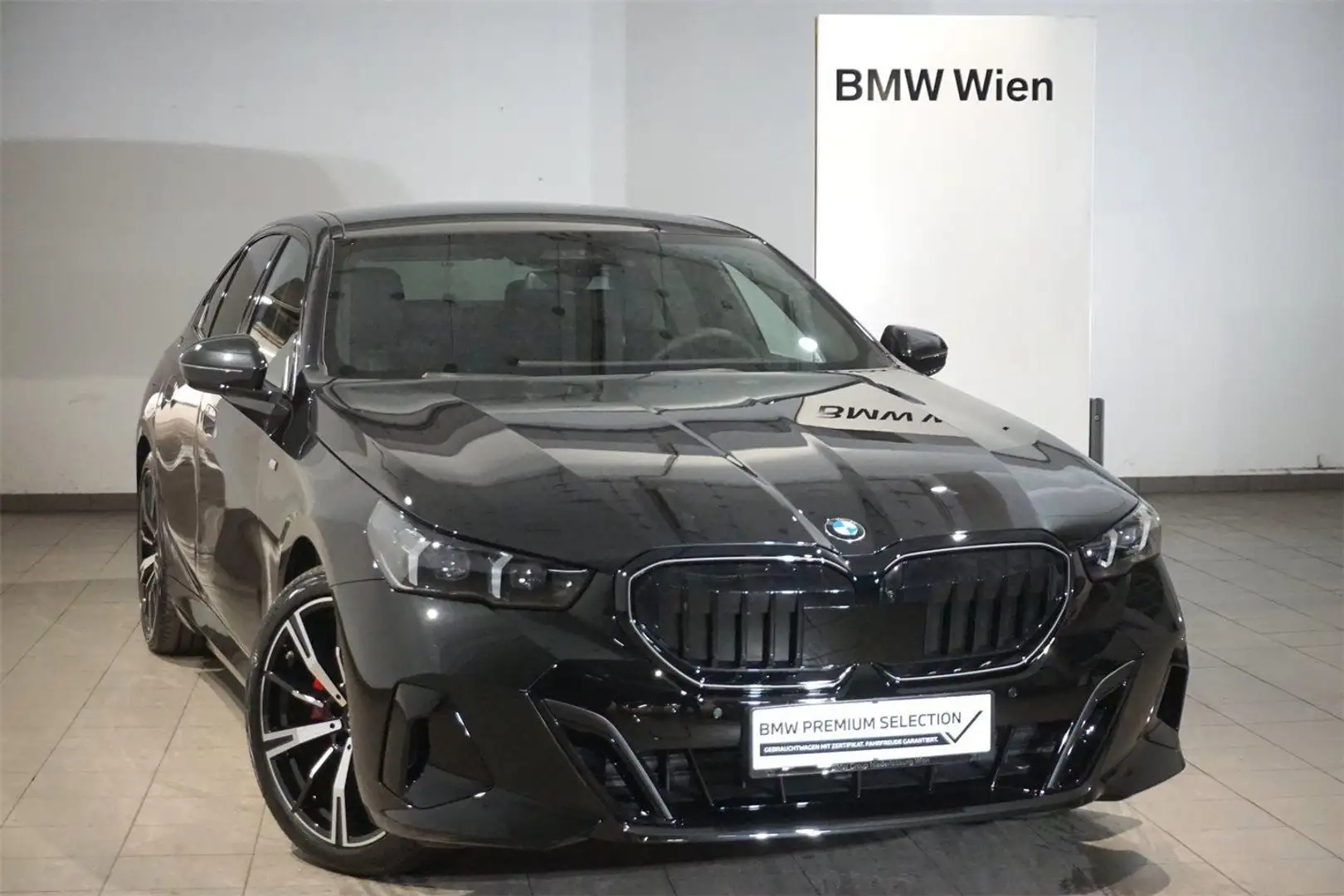 BMW 520 d xDrive Schwarz - 1