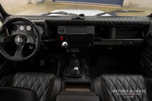 Land Rover Defender view 10