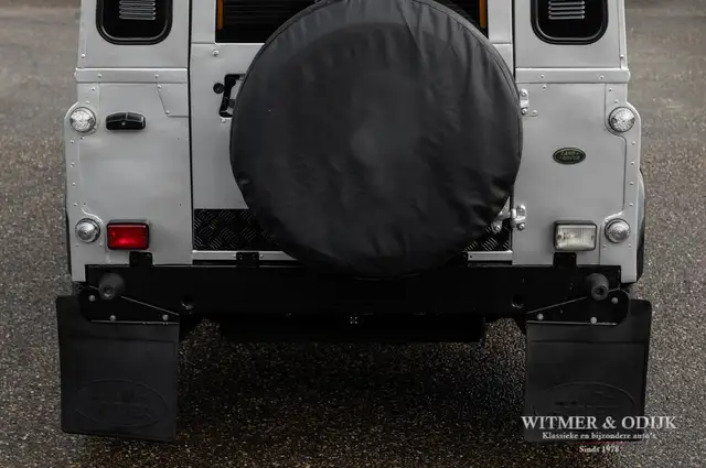 Land Rover Defender view 14