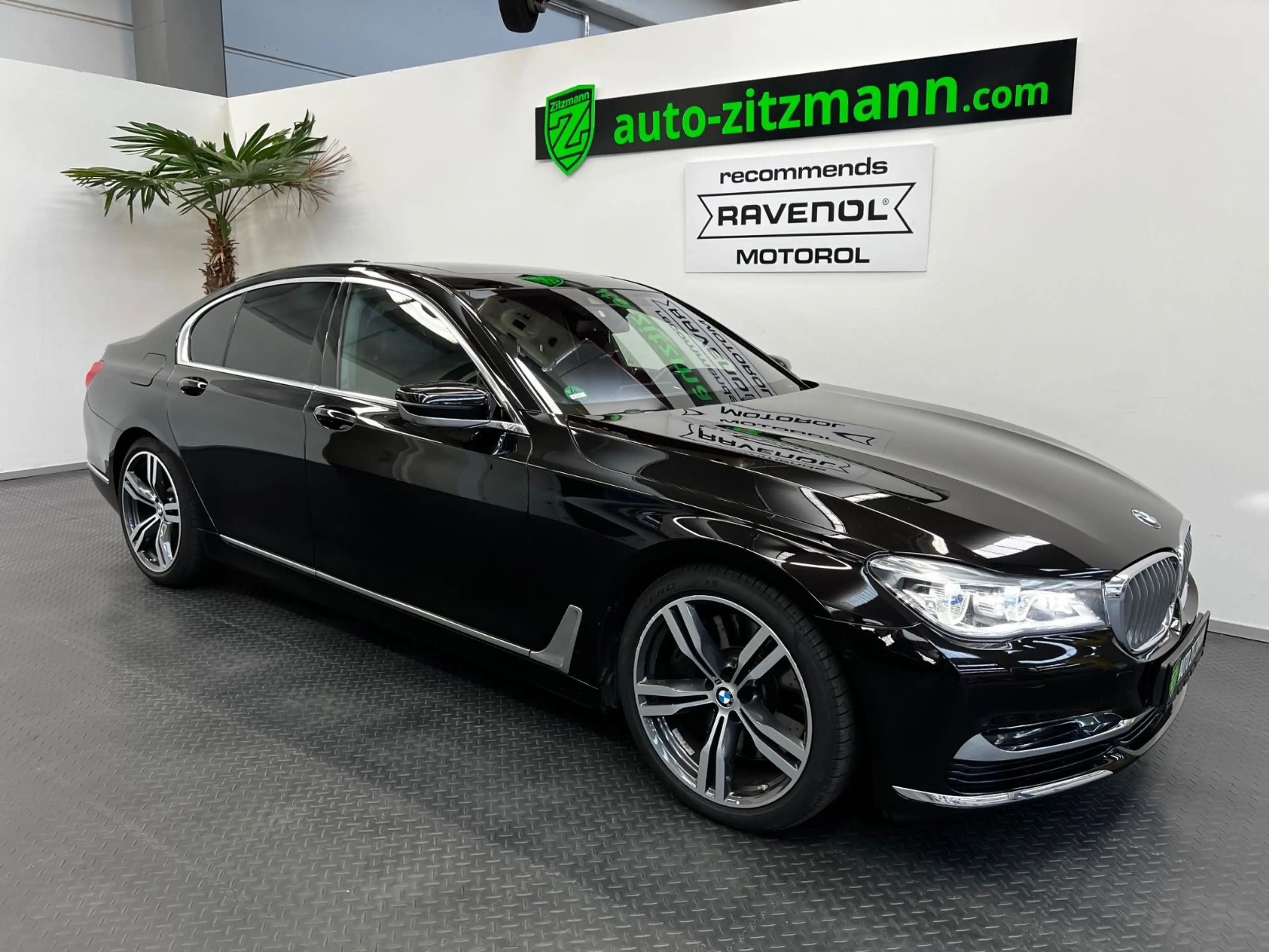 BMW 750 i xDrive Individual *H&K*ACC*360°CAM*SHD*