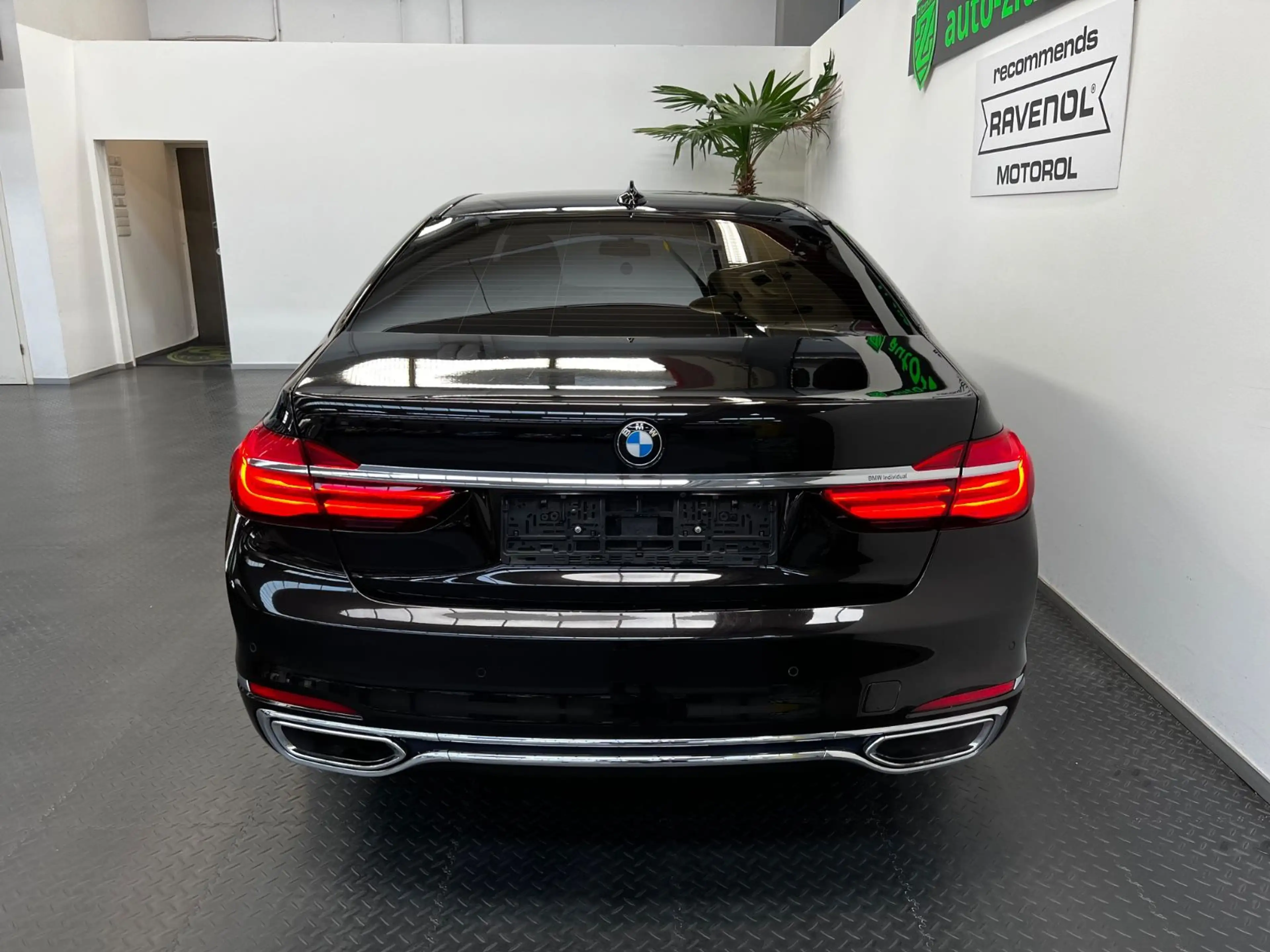BMW 750 i xDrive Individual *H&K*ACC*360°CAM*SHD* — photo 7