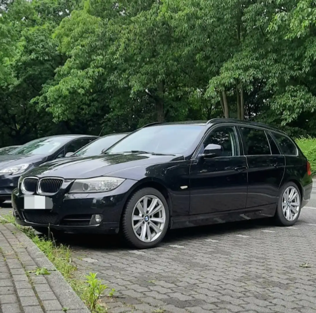 BMW 320 320d DPF Touring Aut. - 1