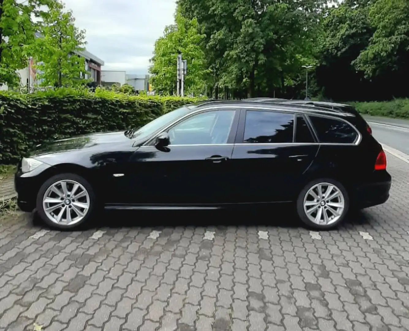 BMW 320 320d DPF Touring Aut. - 2