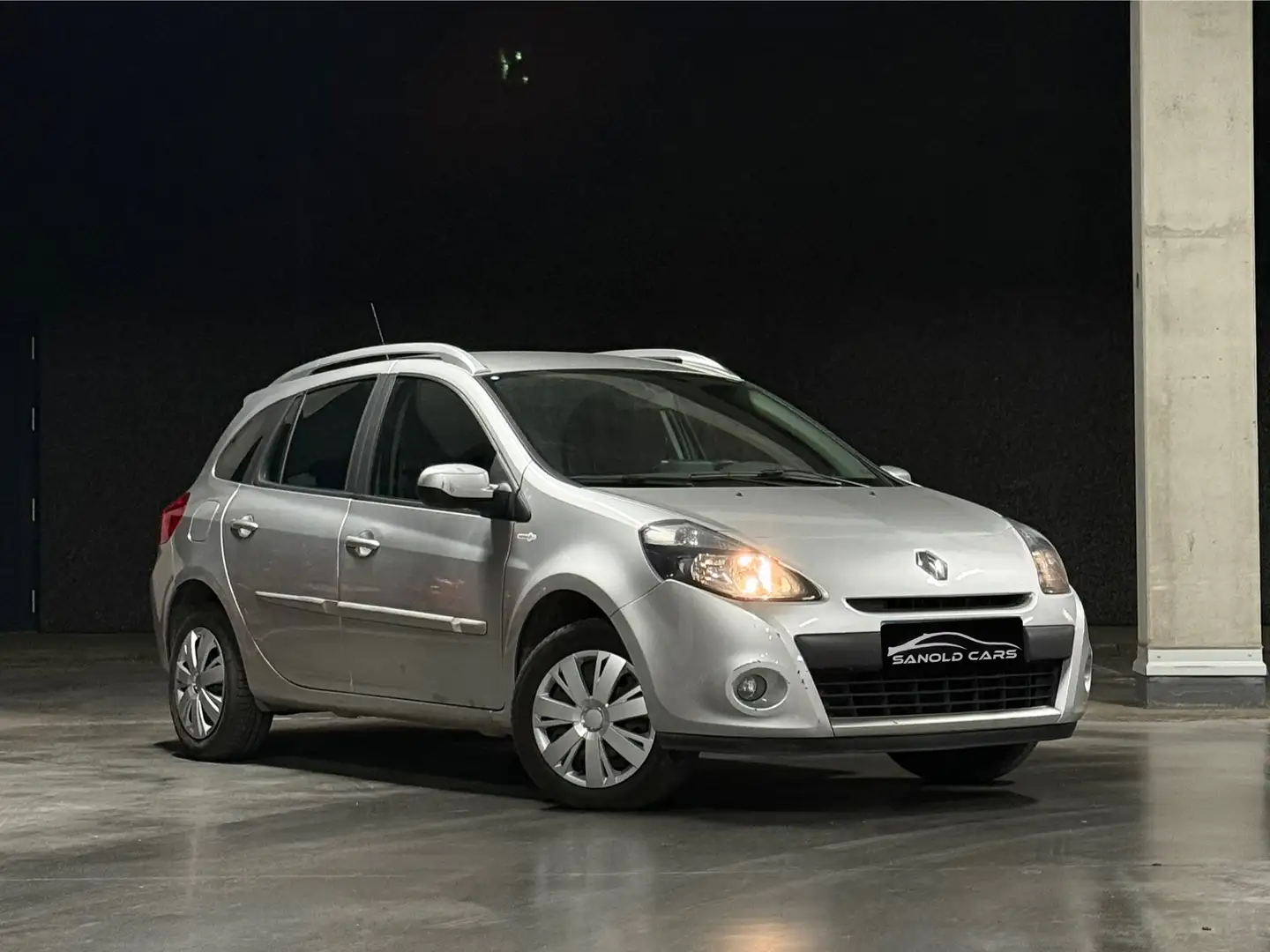 Renault Clio Clio 1.2i TomTom • Prête à immatriculer Argent - 2