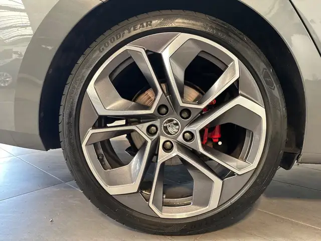 Skoda Octavia view 3