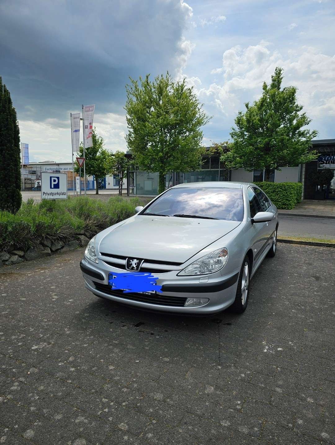 Second hand Peugeot 607 2.2