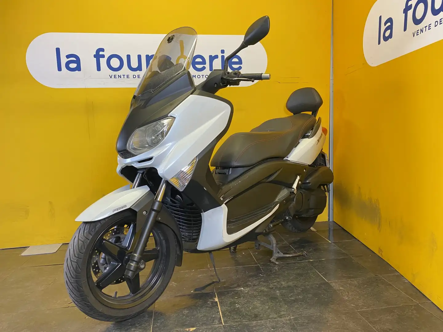 Yamaha X-Max 125 Blanc - 1