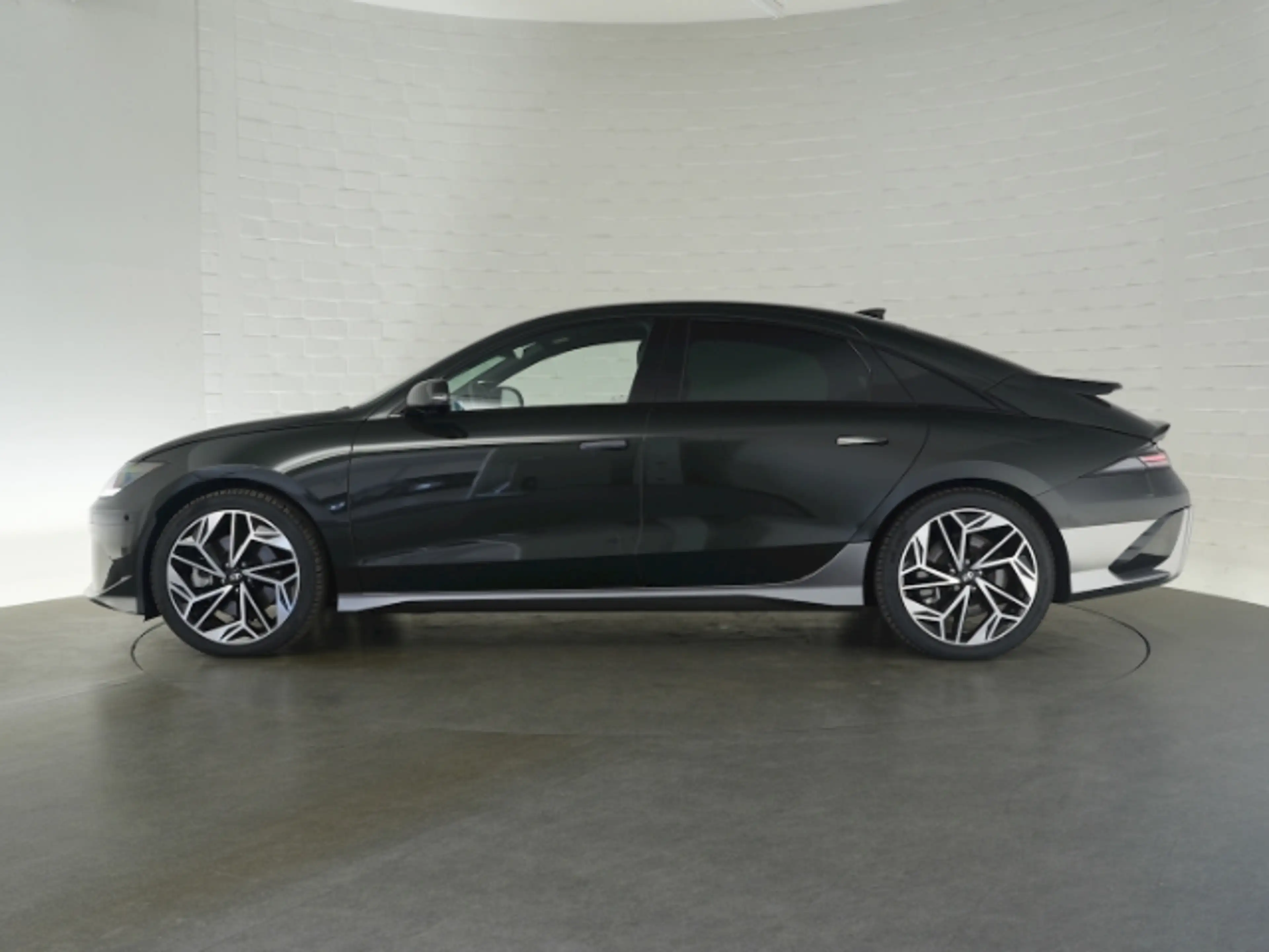 Hyundai IONIQ 6 UNIQ 77,4kWh 4WD+LED MATRIX+NAVI+BOSE SOUND+KLIMAS — photo 6