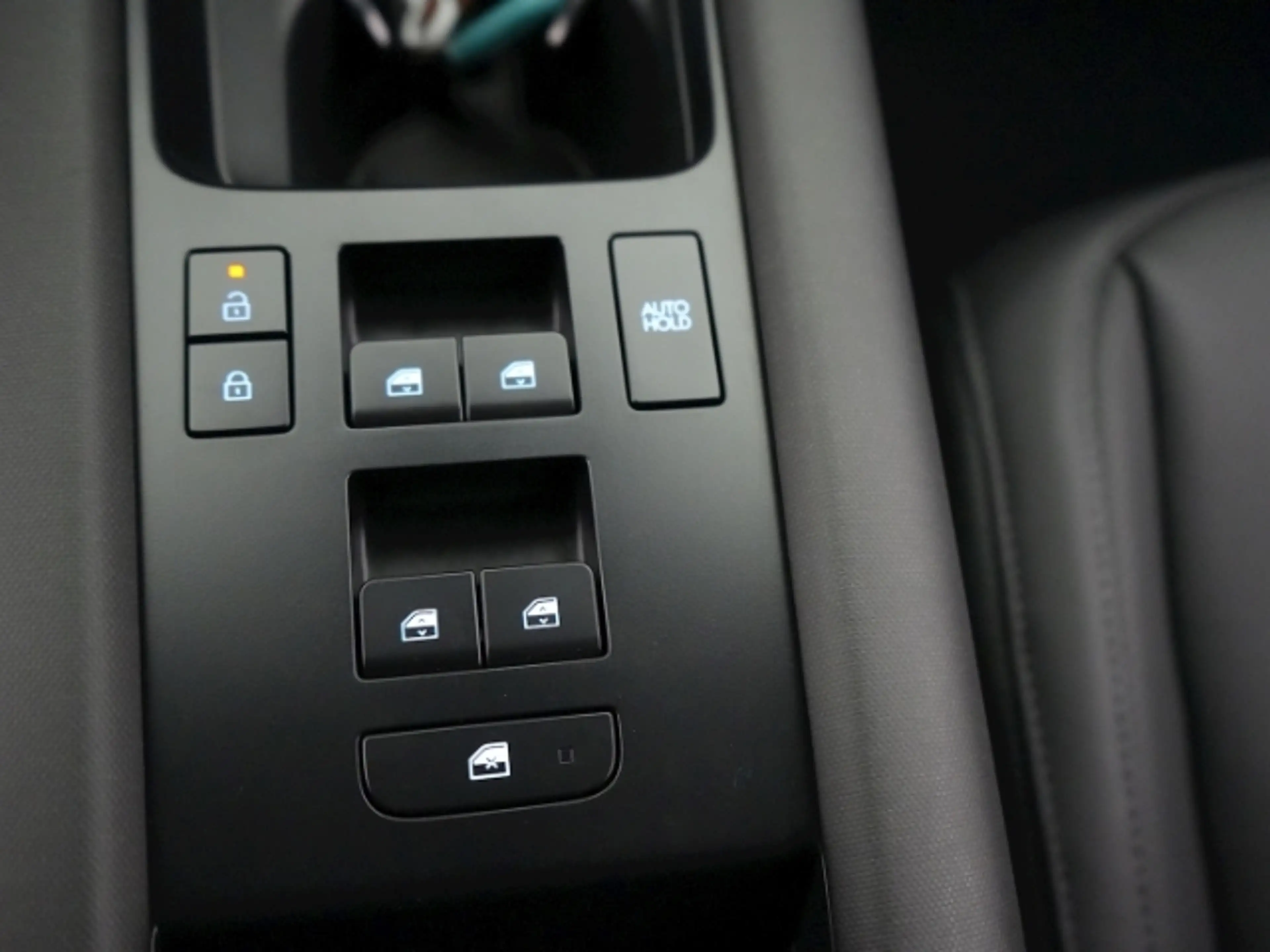 Hyundai IONIQ 6 UNIQ 77,4kWh 4WD+LED MATRIX+NAVI+BOSE SOUND+KLIMAS — photo 14