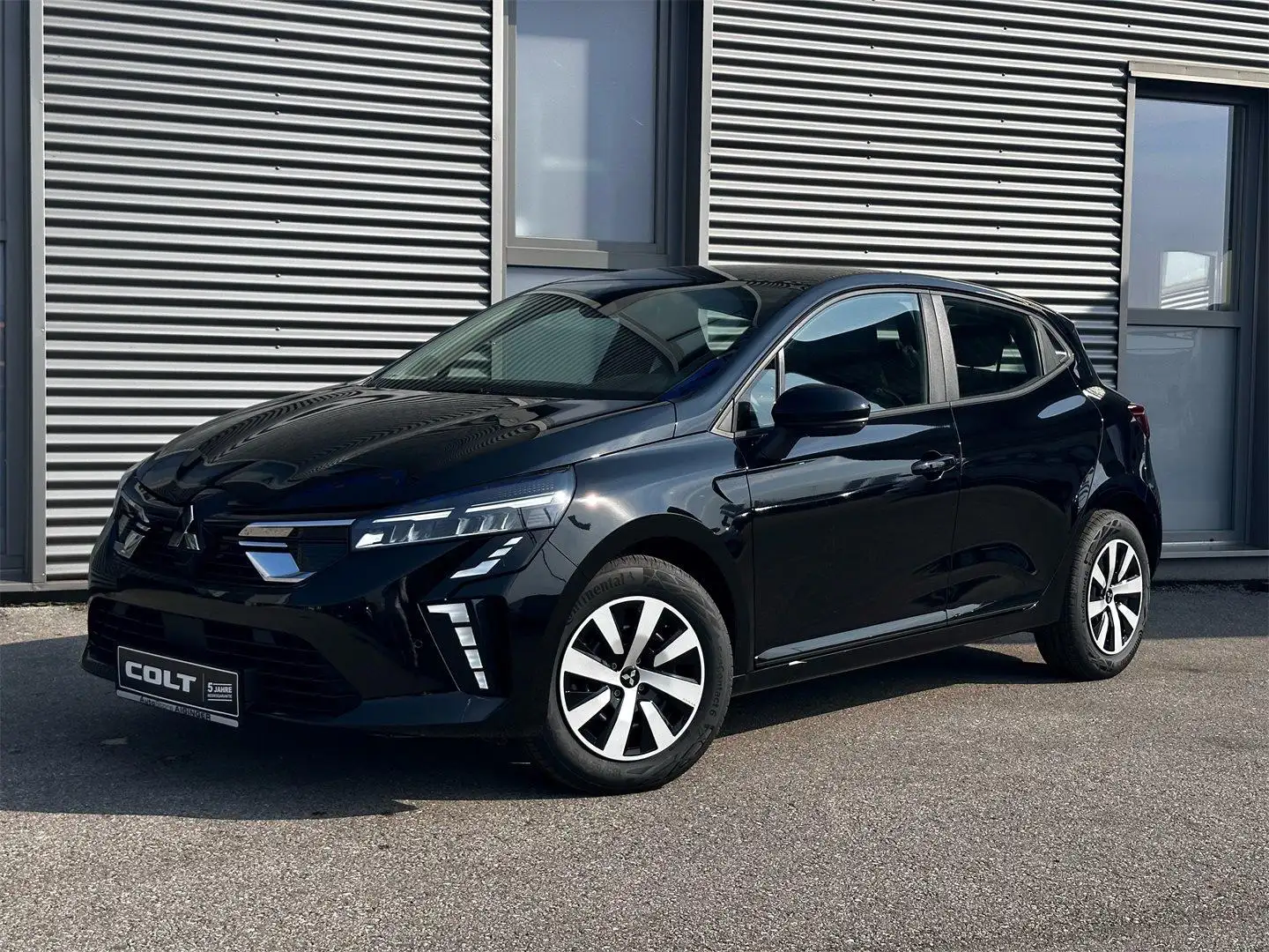 Mitsubishi Colt Invite 1,0l MPI-T 91PS / MY2025 Schwarz - 2