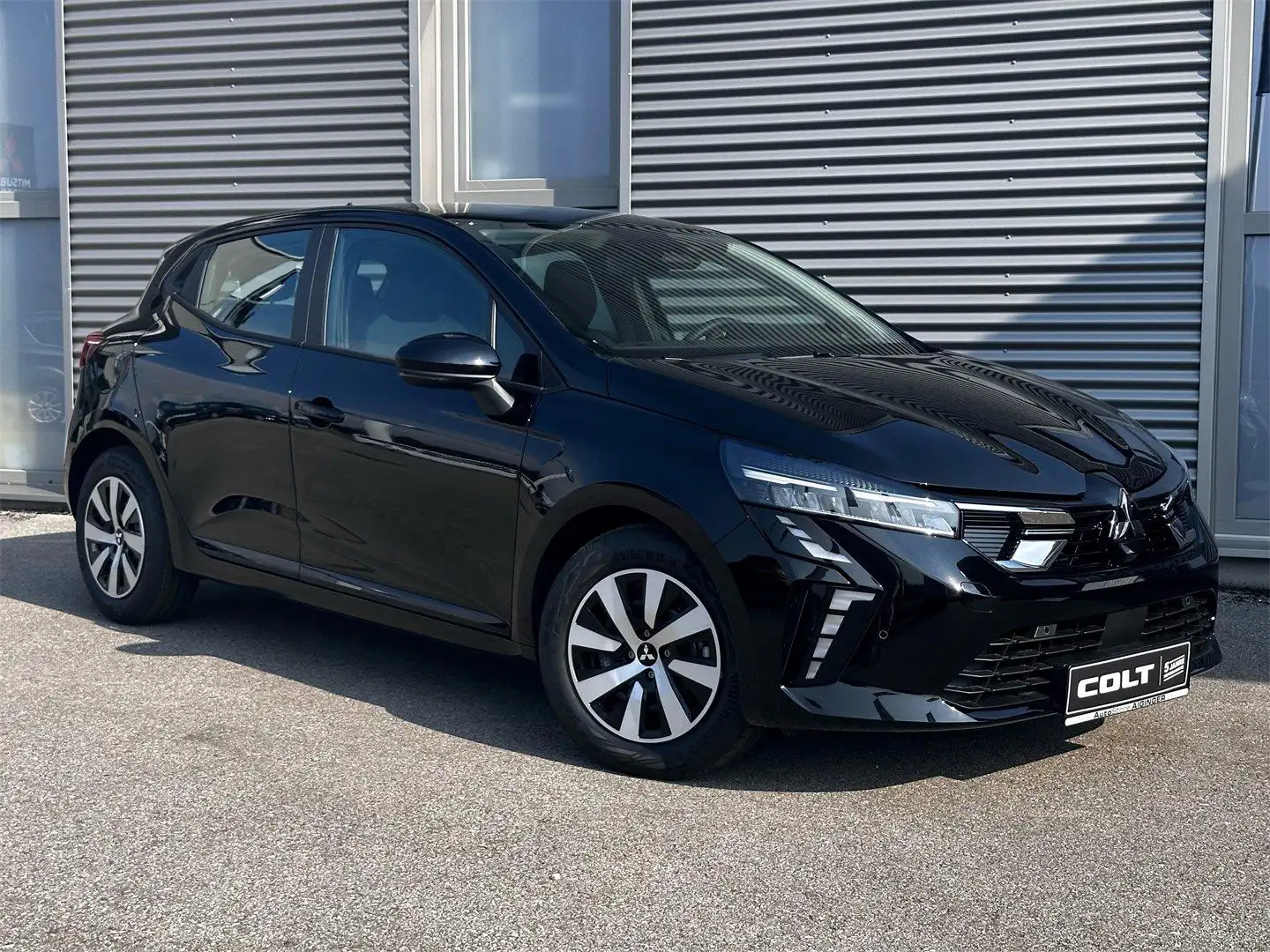 Mitsubishi Colt Invite 1,0l MPI-T 91PS / MY2025 Schwarz - 1