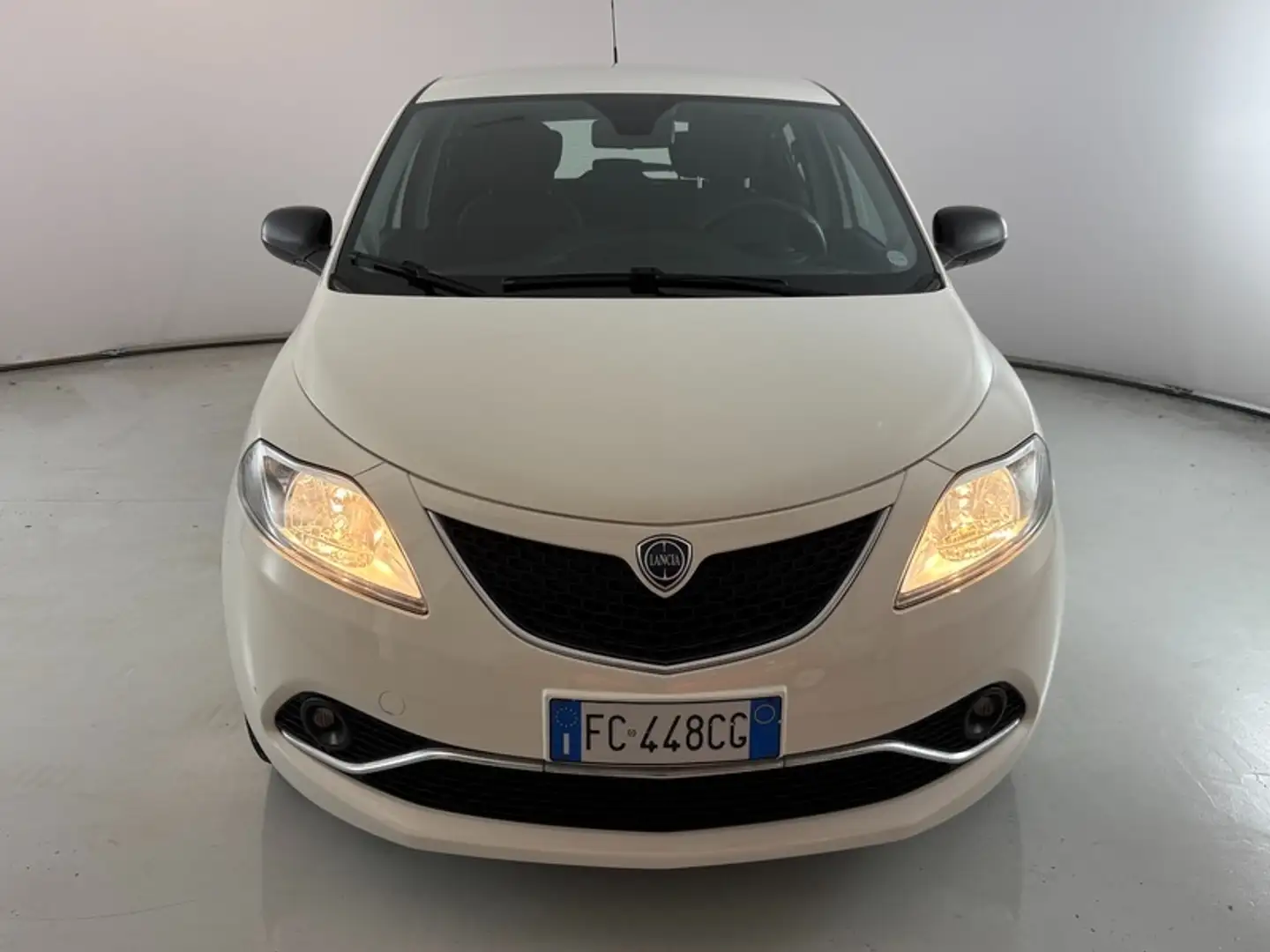 Lancia Ypsilon 5 Porte 1.2  30th Anniversary Bianco - 2