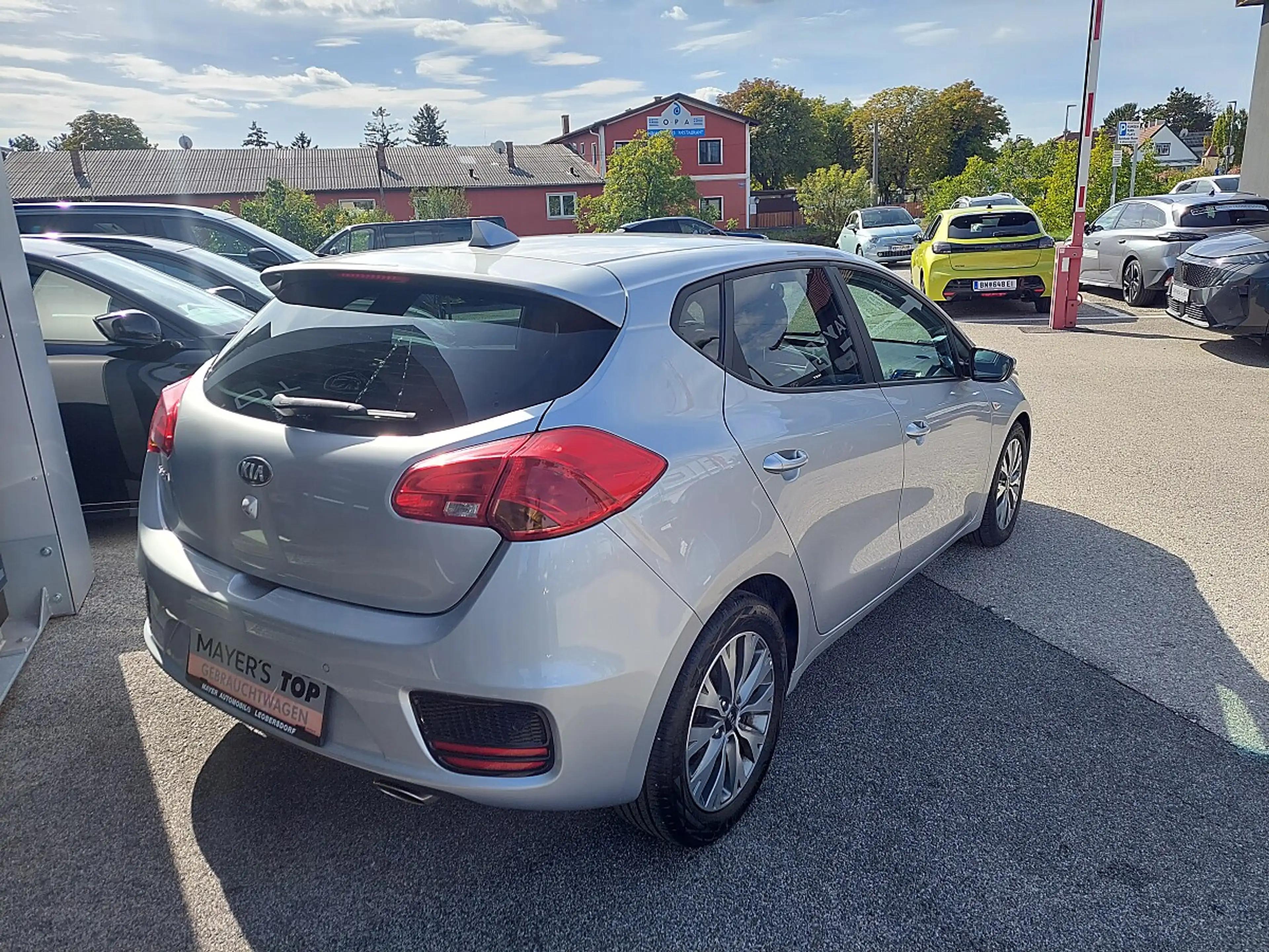 Kia Ceed / cee'd cee'd 1,4 MPI Silber Plus — photo 4