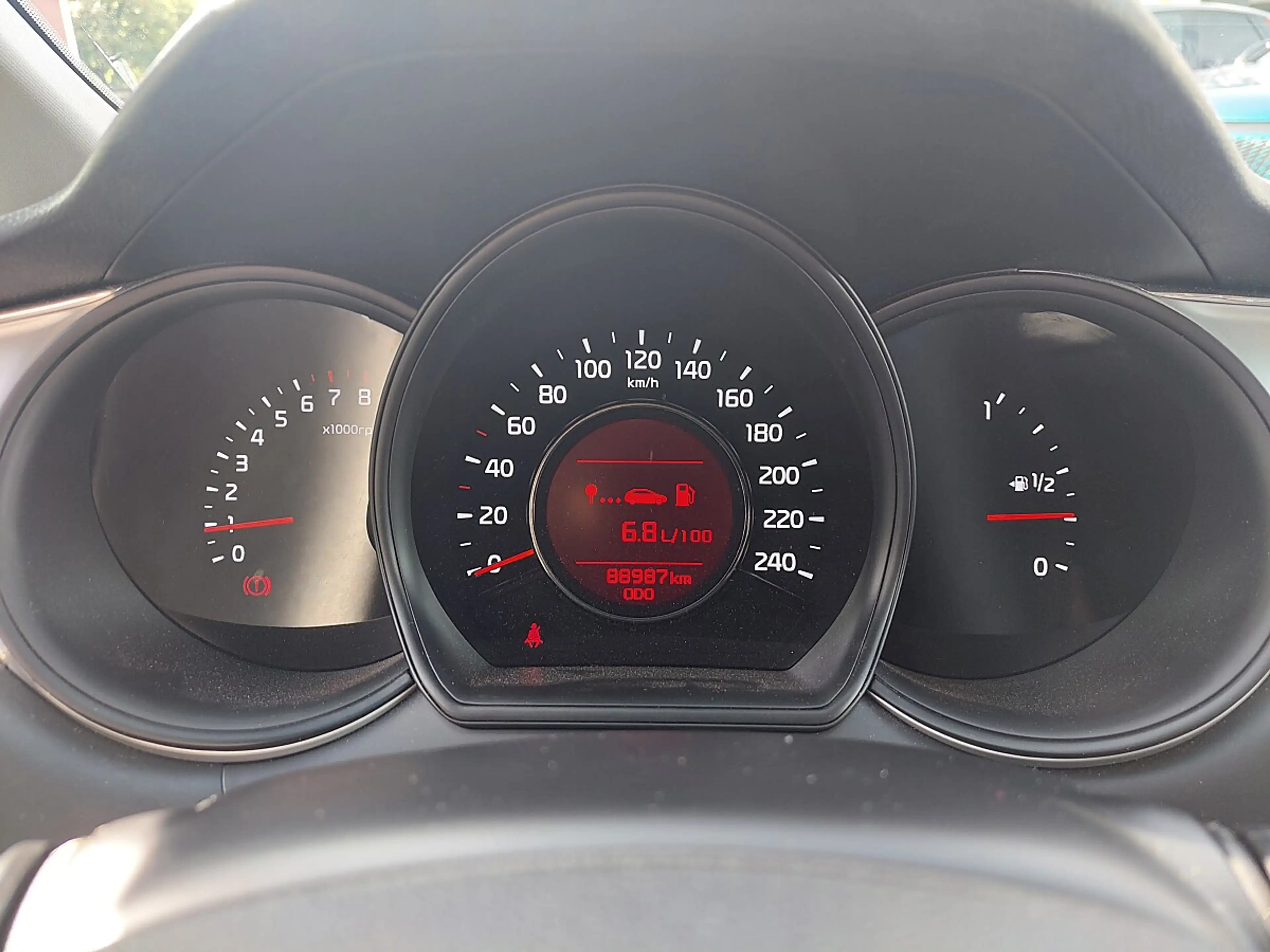 Kia Ceed / cee'd cee'd 1,4 MPI Silber Plus — photo 15