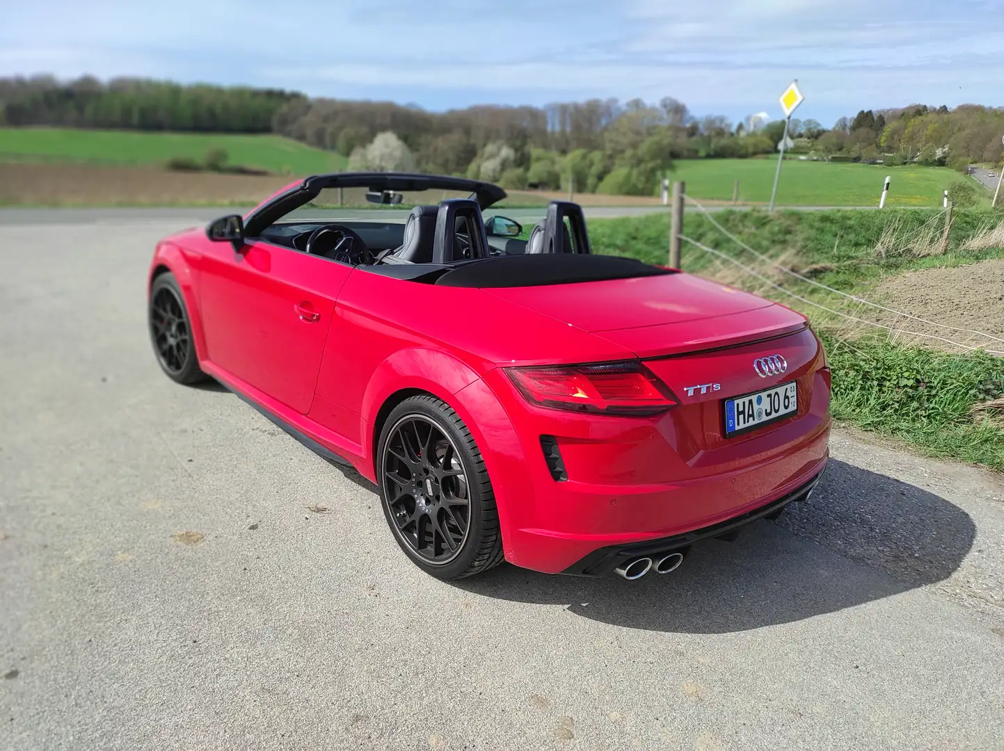 Audi TTS TTS Roadster TFSI quattro S tronic Rot - 1