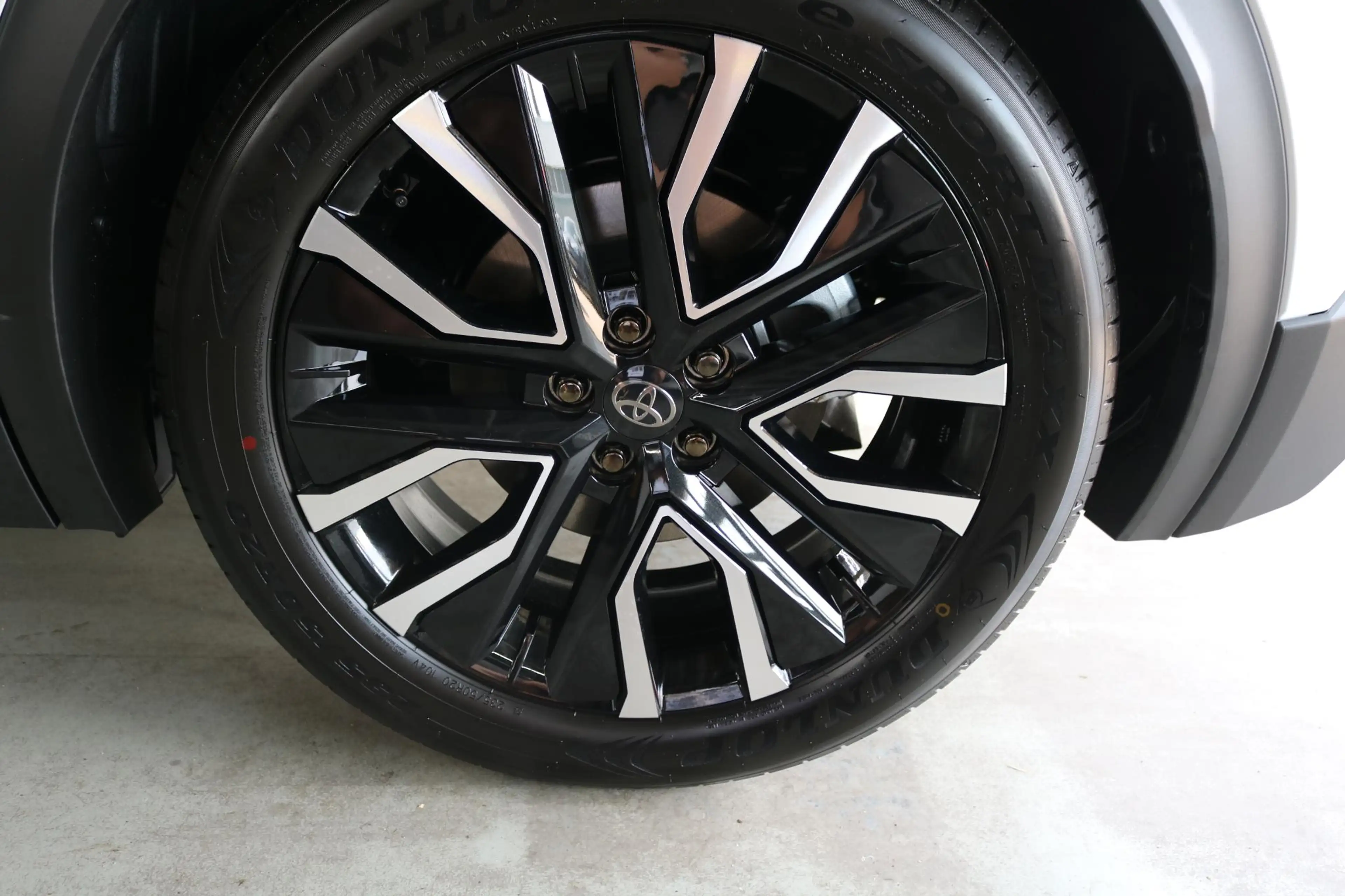 Toyota C-HR+ First Edition 77 kWh , Nieuw en direct leverbaar m — photo 11