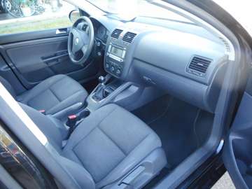 Bild 13 Volkswagen Golf V 5-Türer 1.6 Trendline