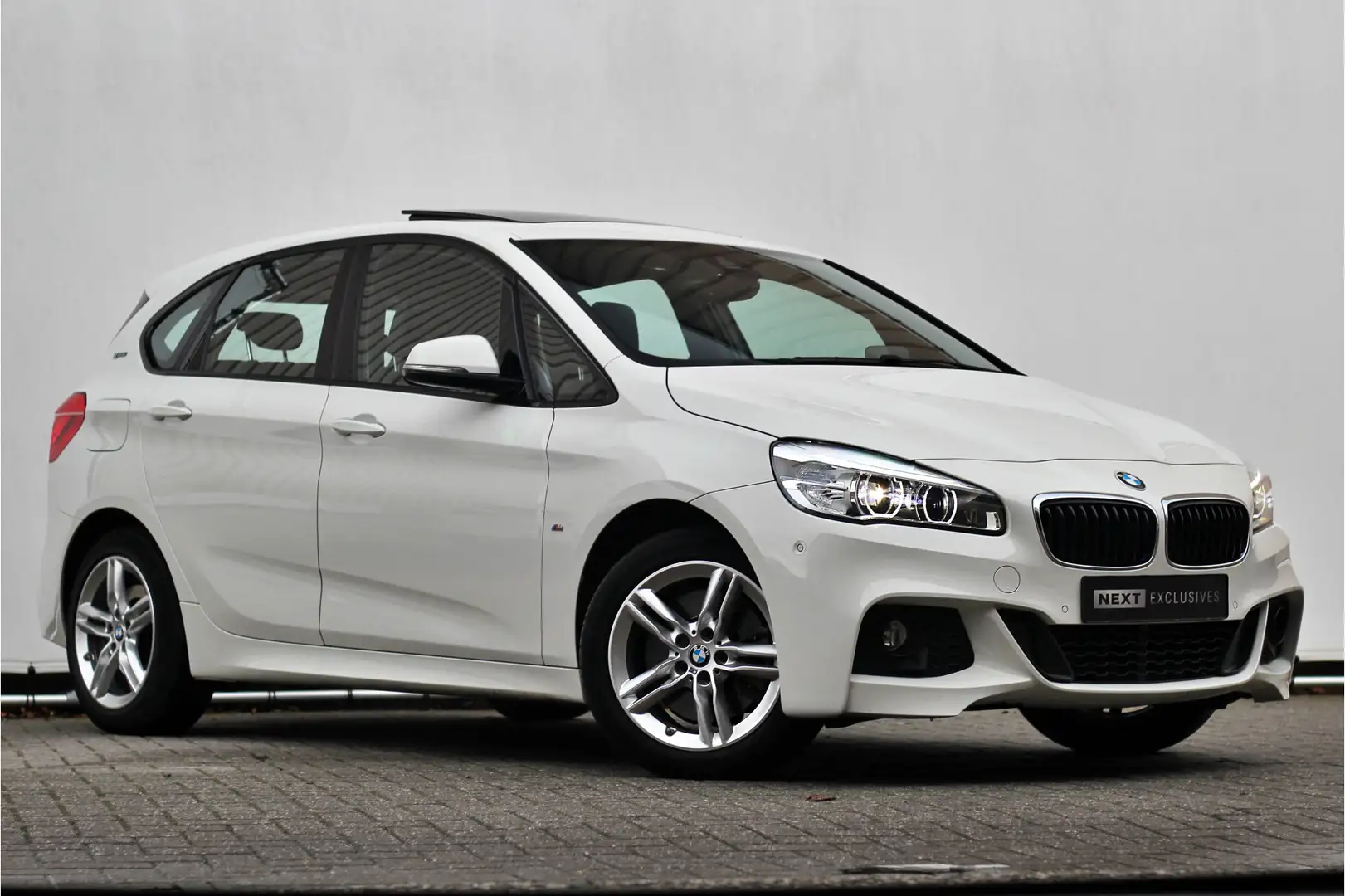 BMW 225 2-serie Active Tourer 225xe iPerformance High Exec White - 2