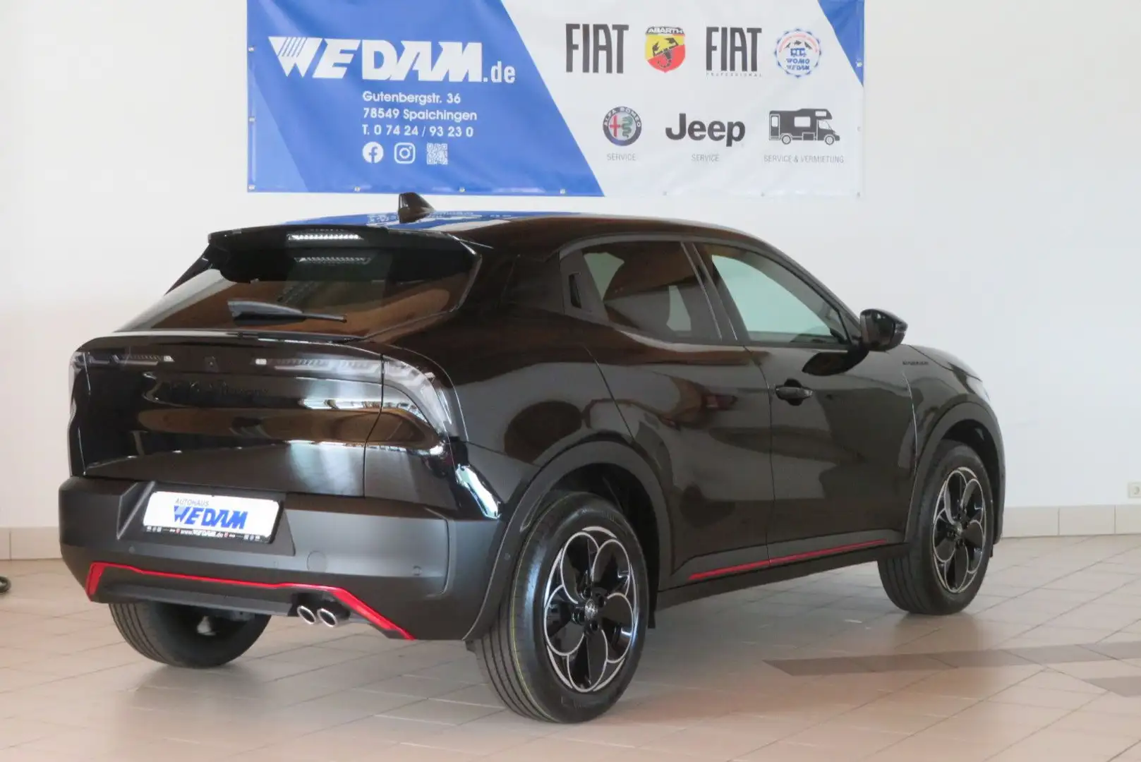 Alfa Romeo Junior Ibrida 1.2 VGT 48V-Hybrid  Speciale Schwarz - 2