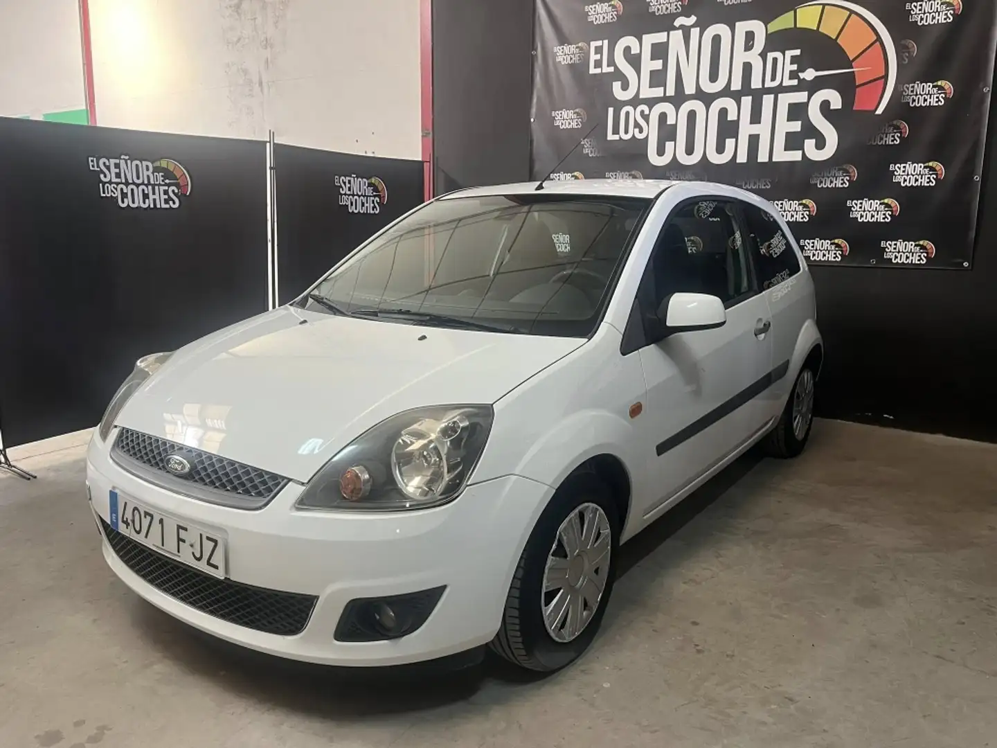 Ford Fiesta 1.3 Newport Blanco - 2