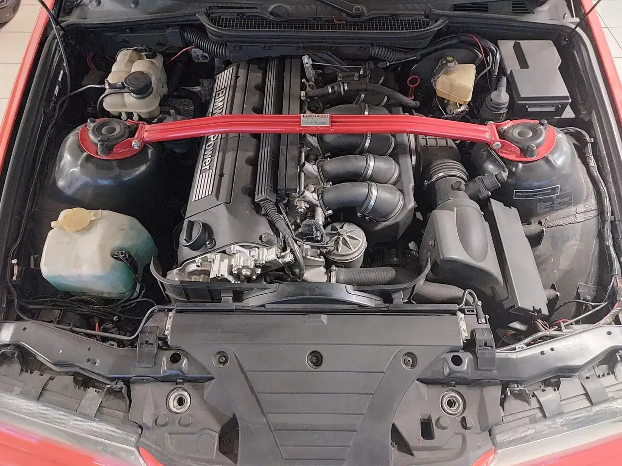 BMW M3 E36 Limousine Rennwagen 3.2 Motor S50B32 Race, foto 5