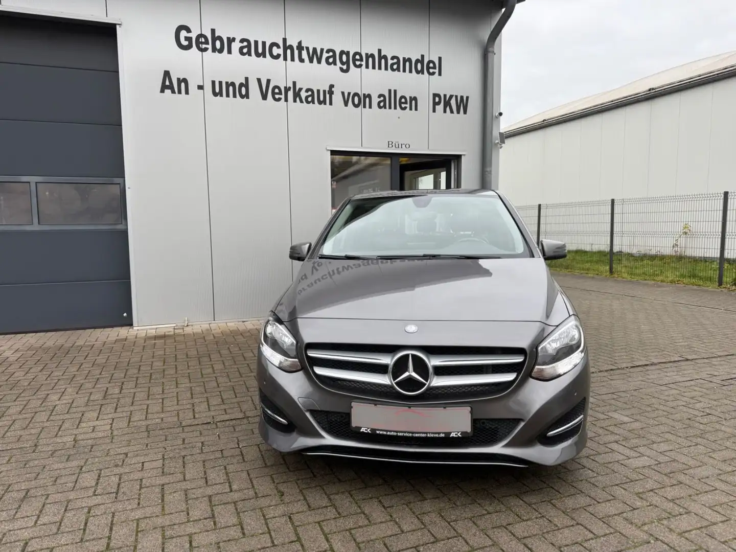 Mercedes-Benz B 180 *2HAND*PDC*SHZ*FREISPRECH BT* Gris - 2