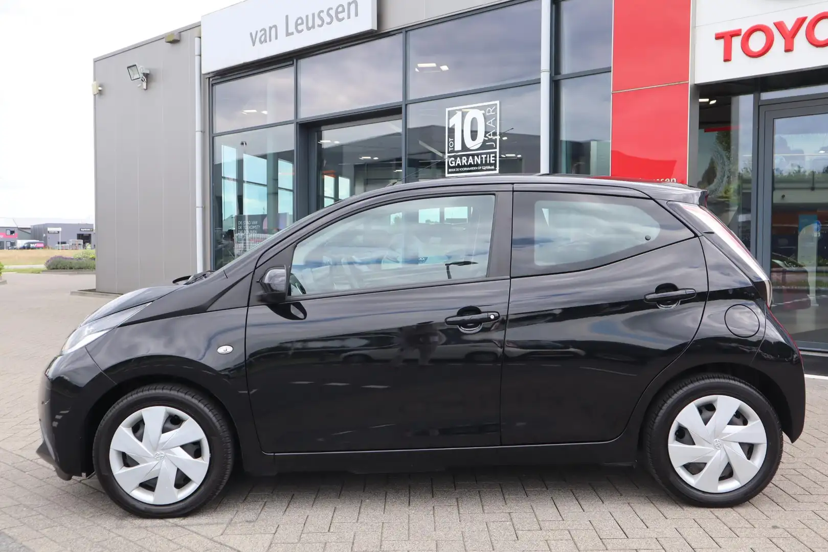 Toyota Aygo X X-PLAY NL-AUTO 1E-EIG DEALER-OND NAVI BLUETOOTH CA Noir - 2