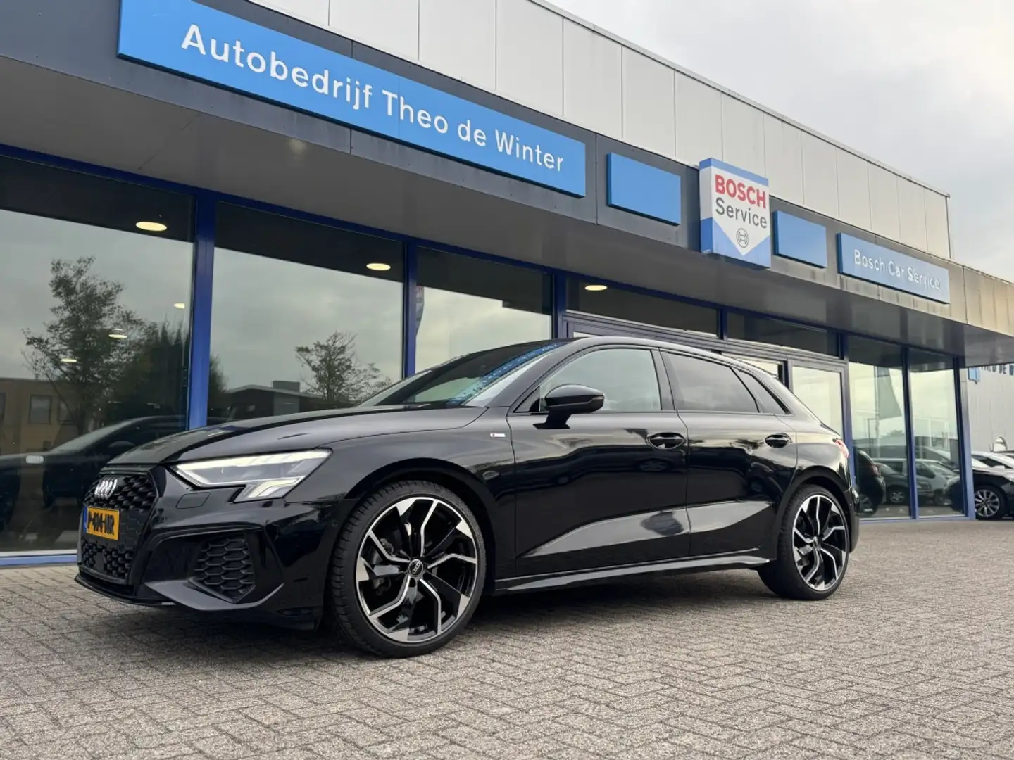 Audi A3 Sportback 30 TFSI S edition| LED, Leder, CarPlay, Noir - 1