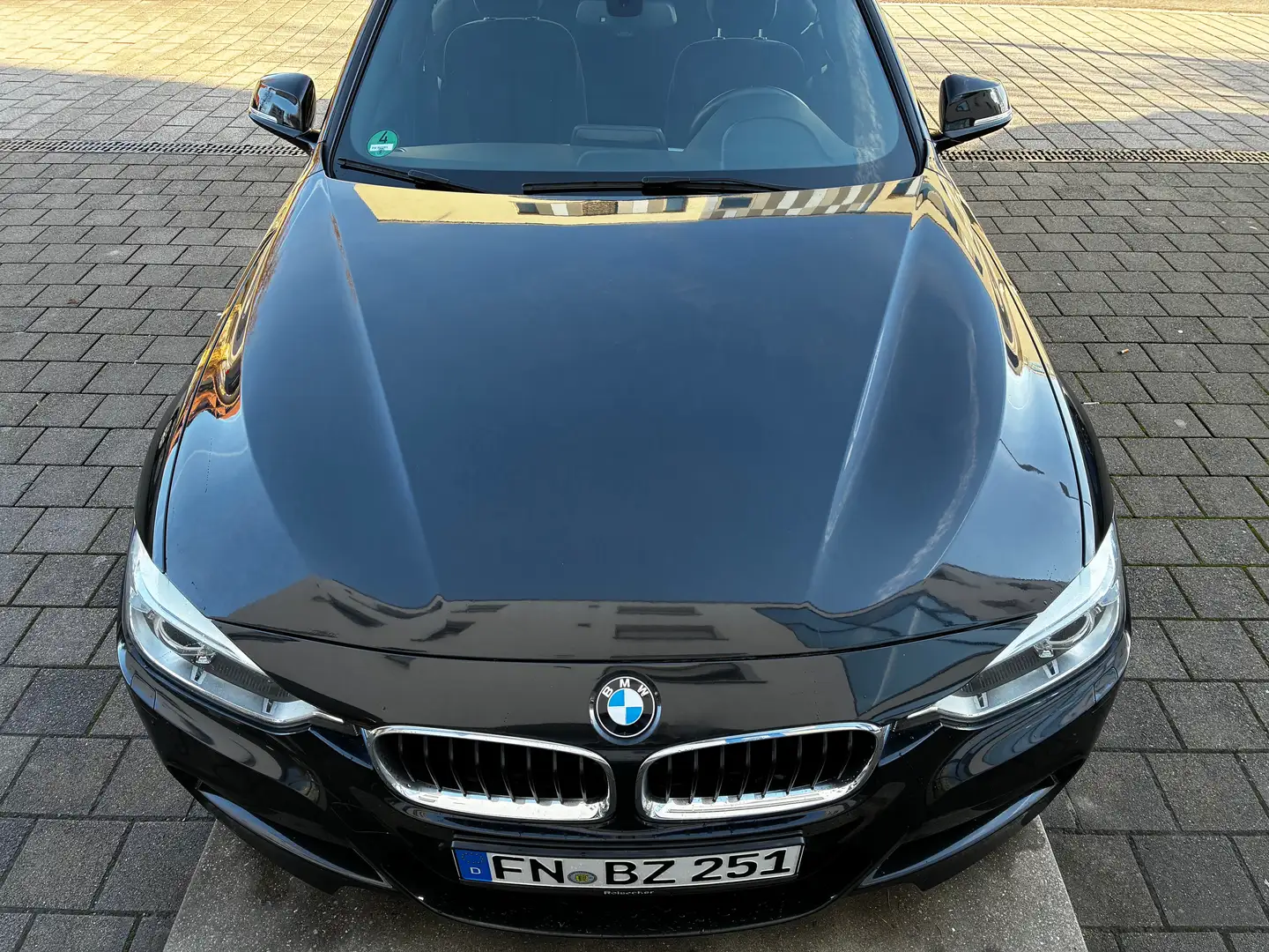 BMW 320 320d Schwarz - 1