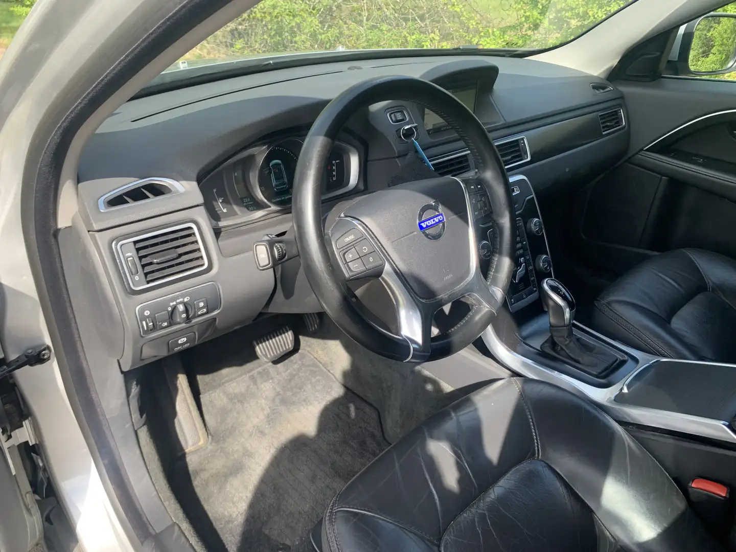 Volvo XC70 D4 181PK Geartronic Momentum, Schuifdak, Xenon, St Gris - 2