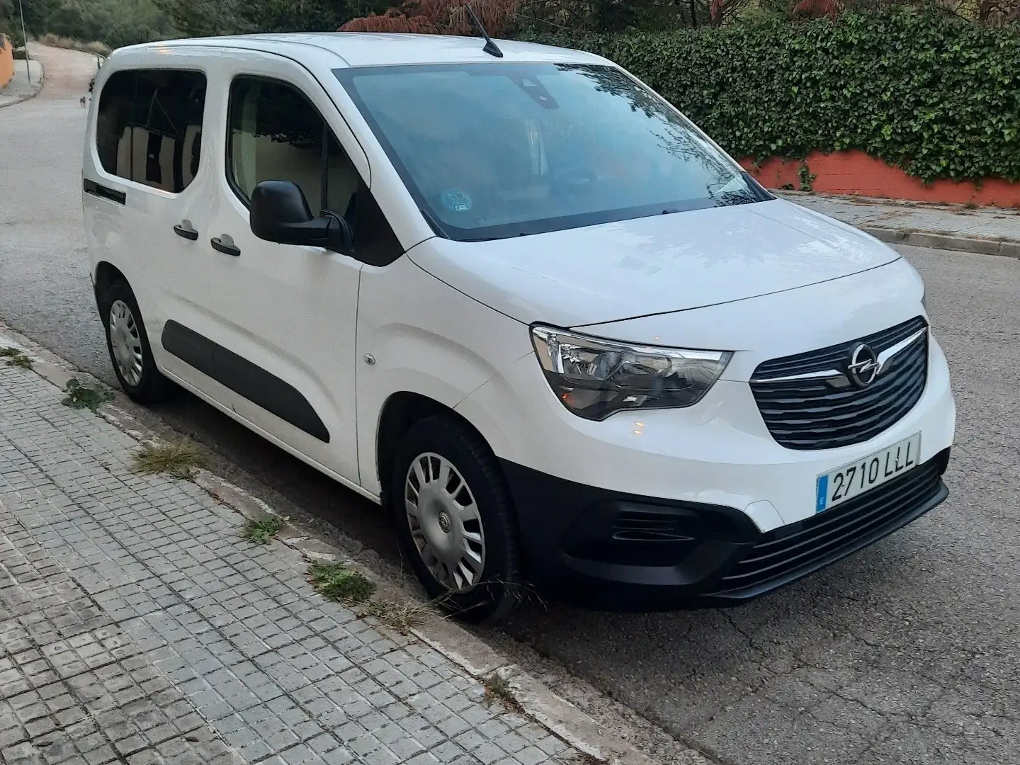 Opel Combo Life 1.5TD S/S Expression L 100 White - 1