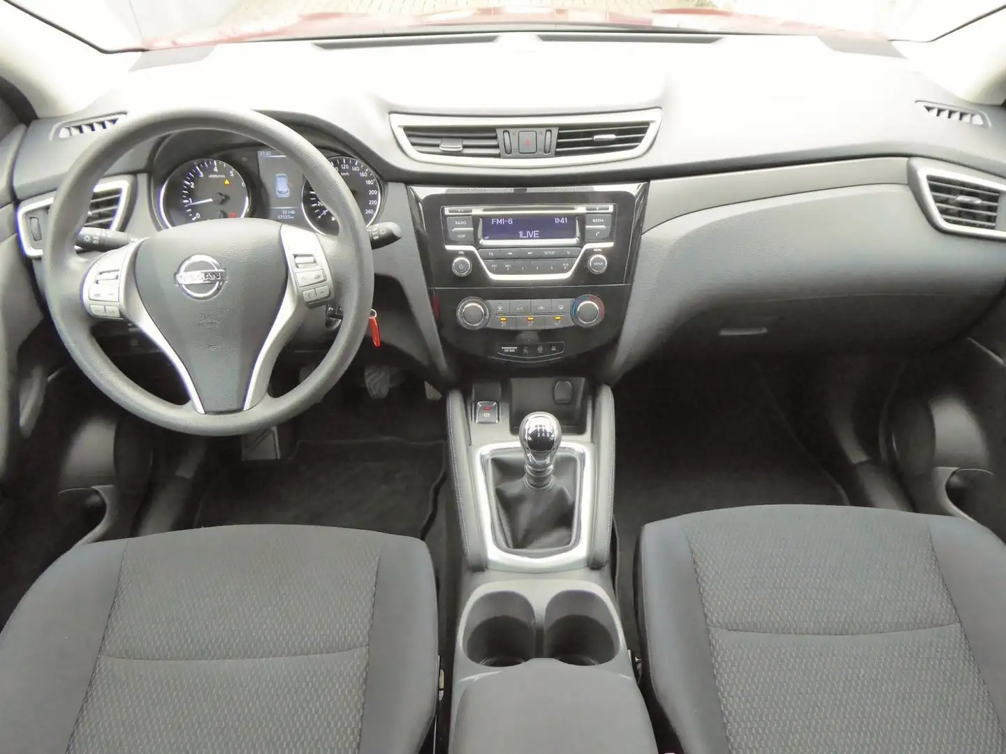 Nissan Qashqai Visia 2.Hand Scheckheft Rot - 2