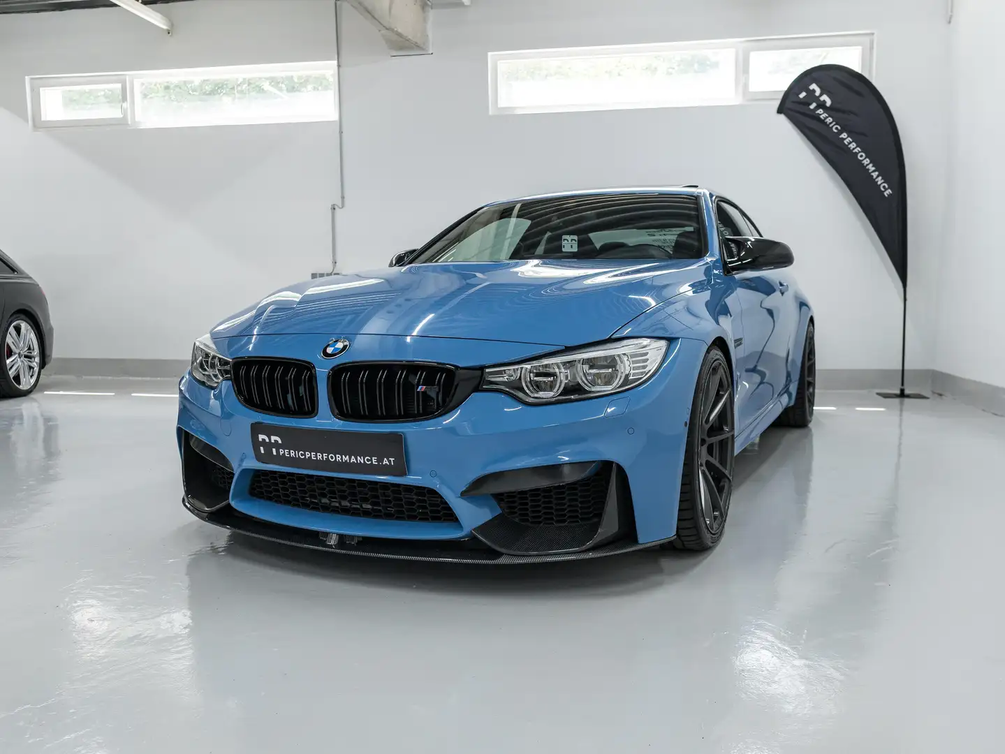 BMW M4 Competition Blau - 1